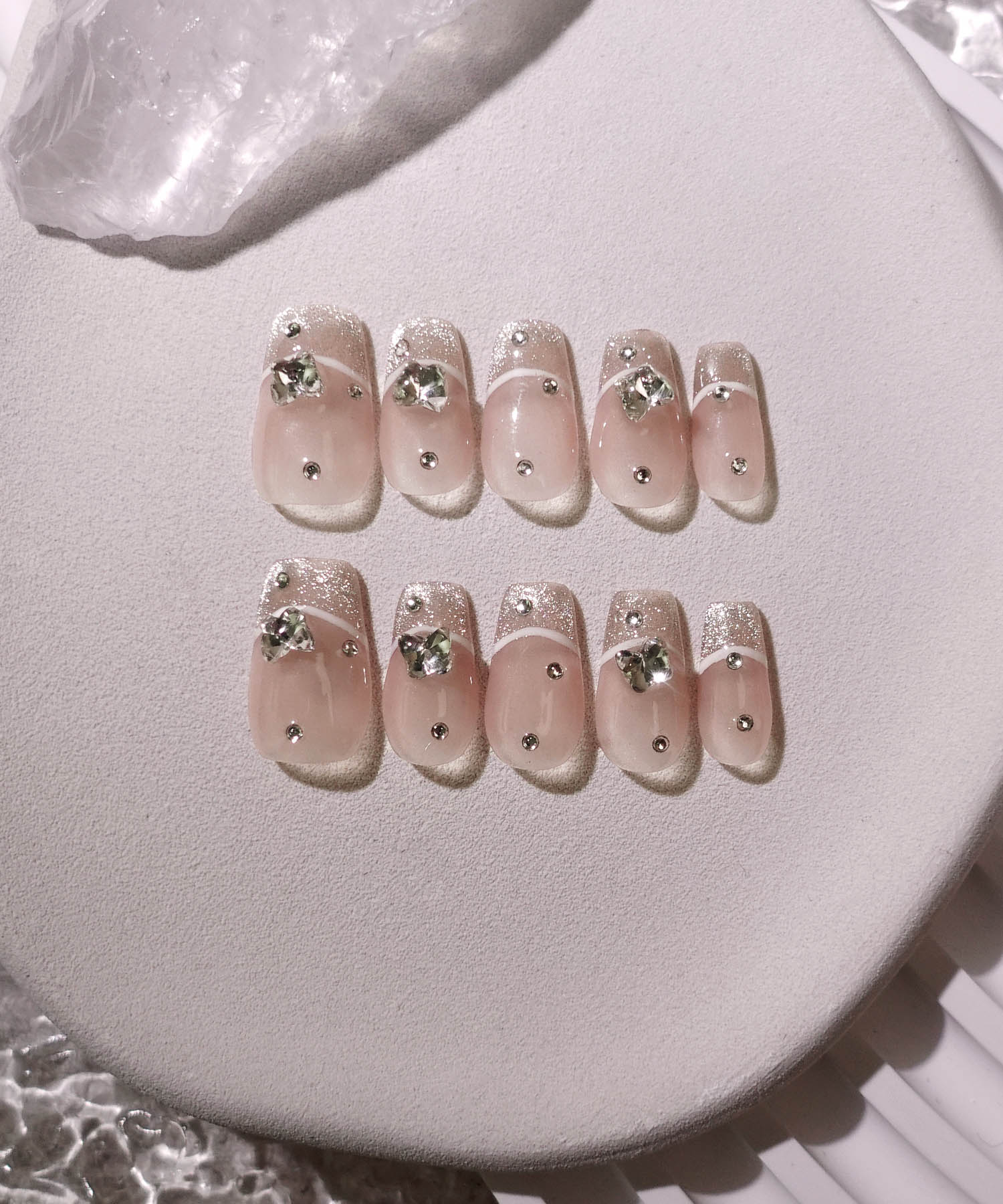 【当日発送】水光ネイルナチュラルフレンチVカットワンホンバレリーナネイルチップ