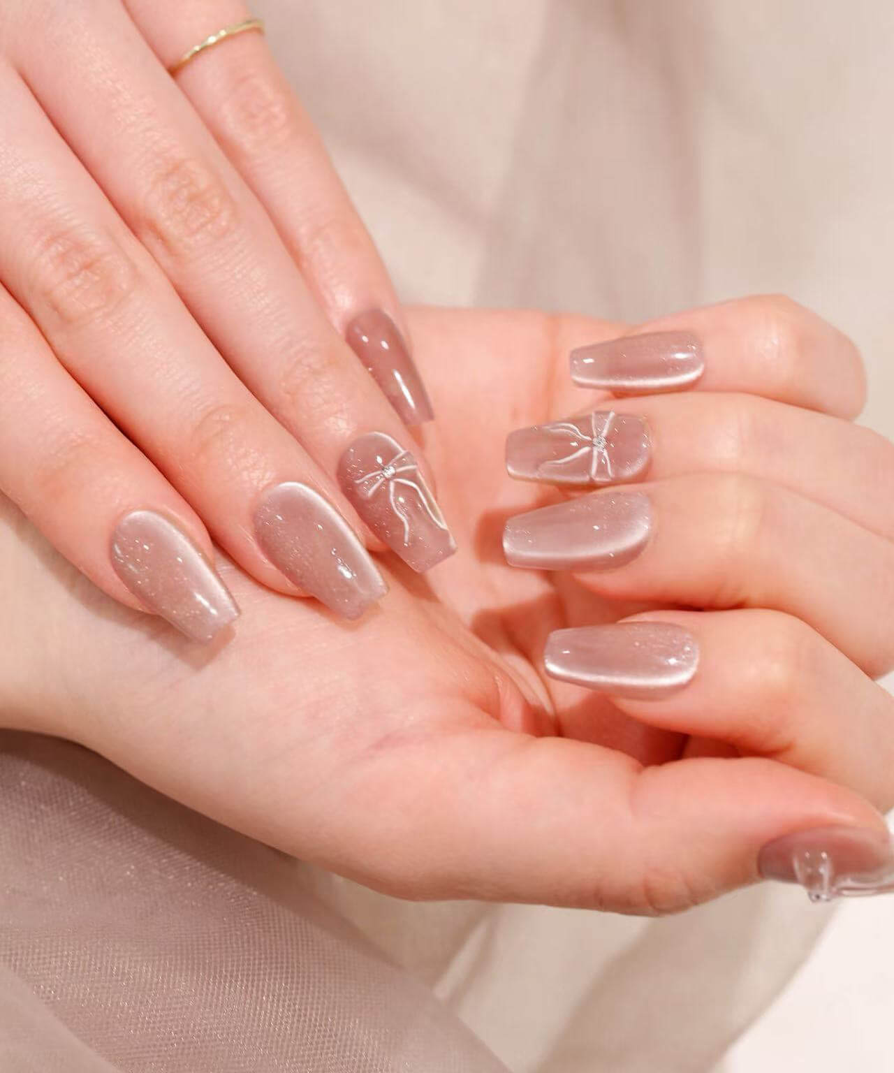 【当日発送】水光ネイルベージュマグネット3Dリボンアートバレリーナネイルチップ