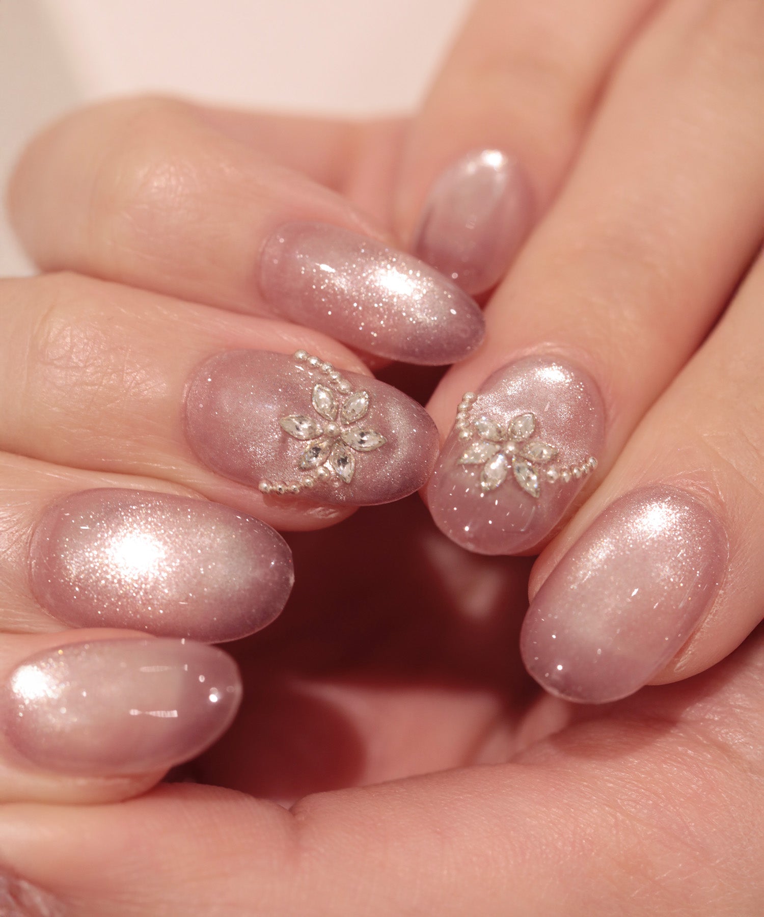 【一部当日発送】水光ネイルパープルフラワーストーンラインアートオーバルネイルチップ