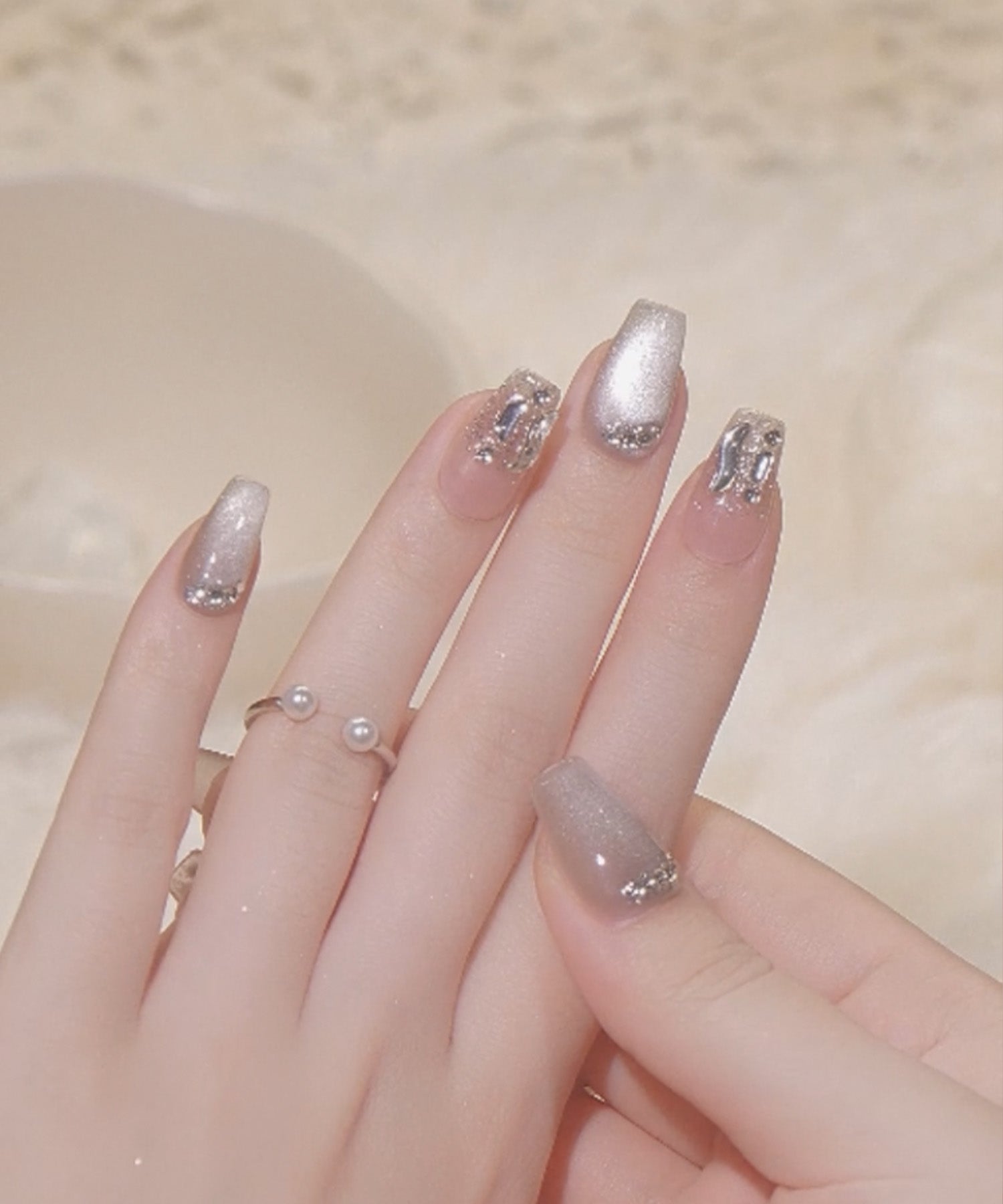 [Some items will be shipped the same day] 3D Water Shine Nail Magnet Glitter Gradient Stone Enclosed Ballerina Nail Tips
