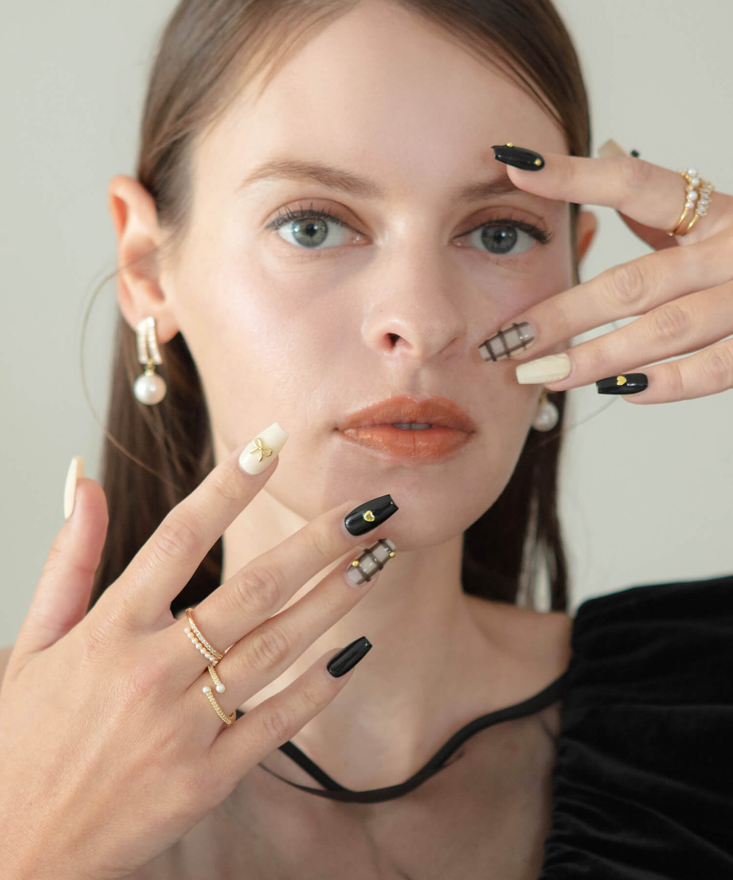 【当日発送】水光ネイルブラックチェックリボンパーツウィンターニットデザインバレリーナネイルチップ