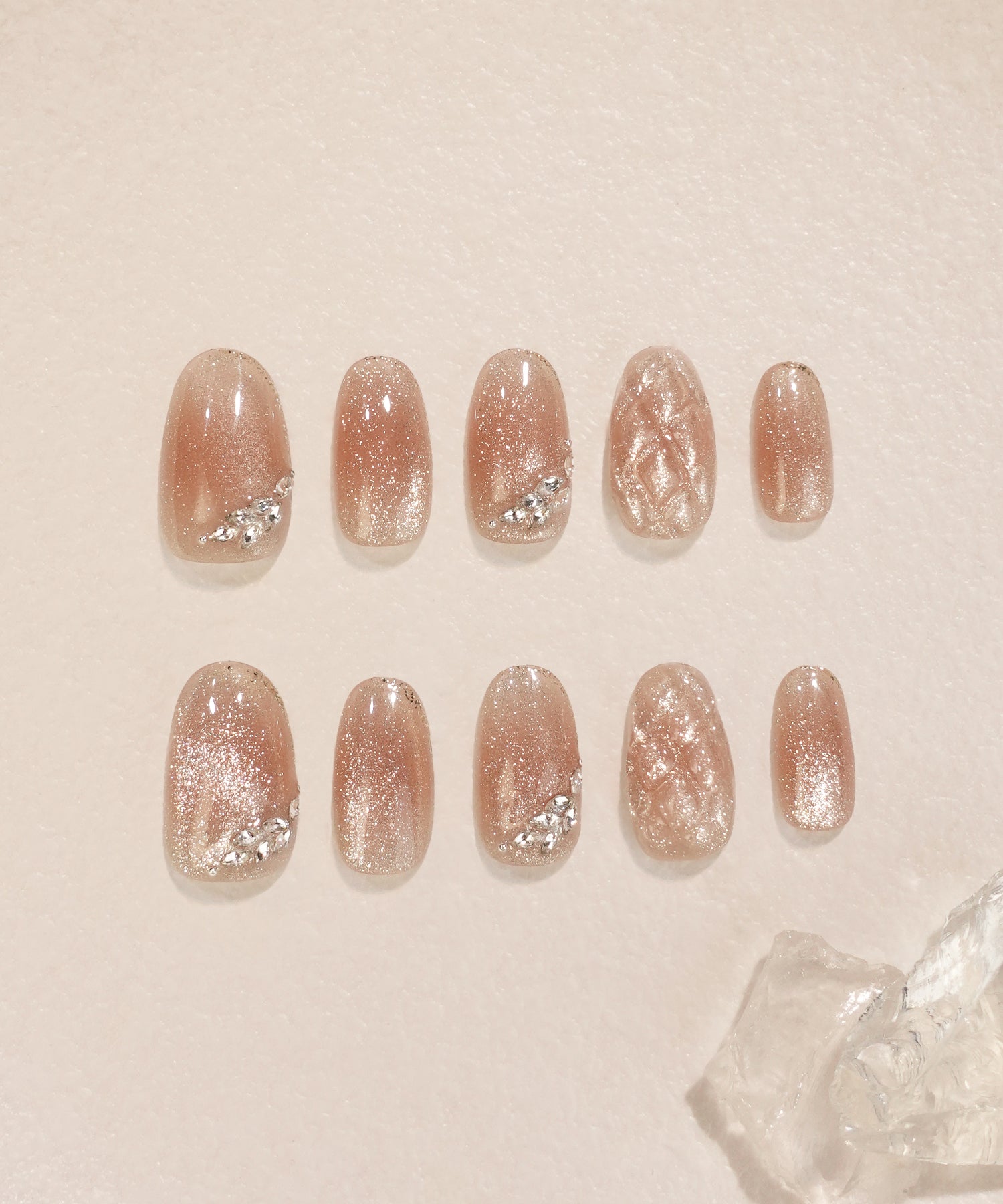 【当日発送】水光ネイルピンクラメマグネット3Dキルティングデザインストーンオーバルネイルチップ