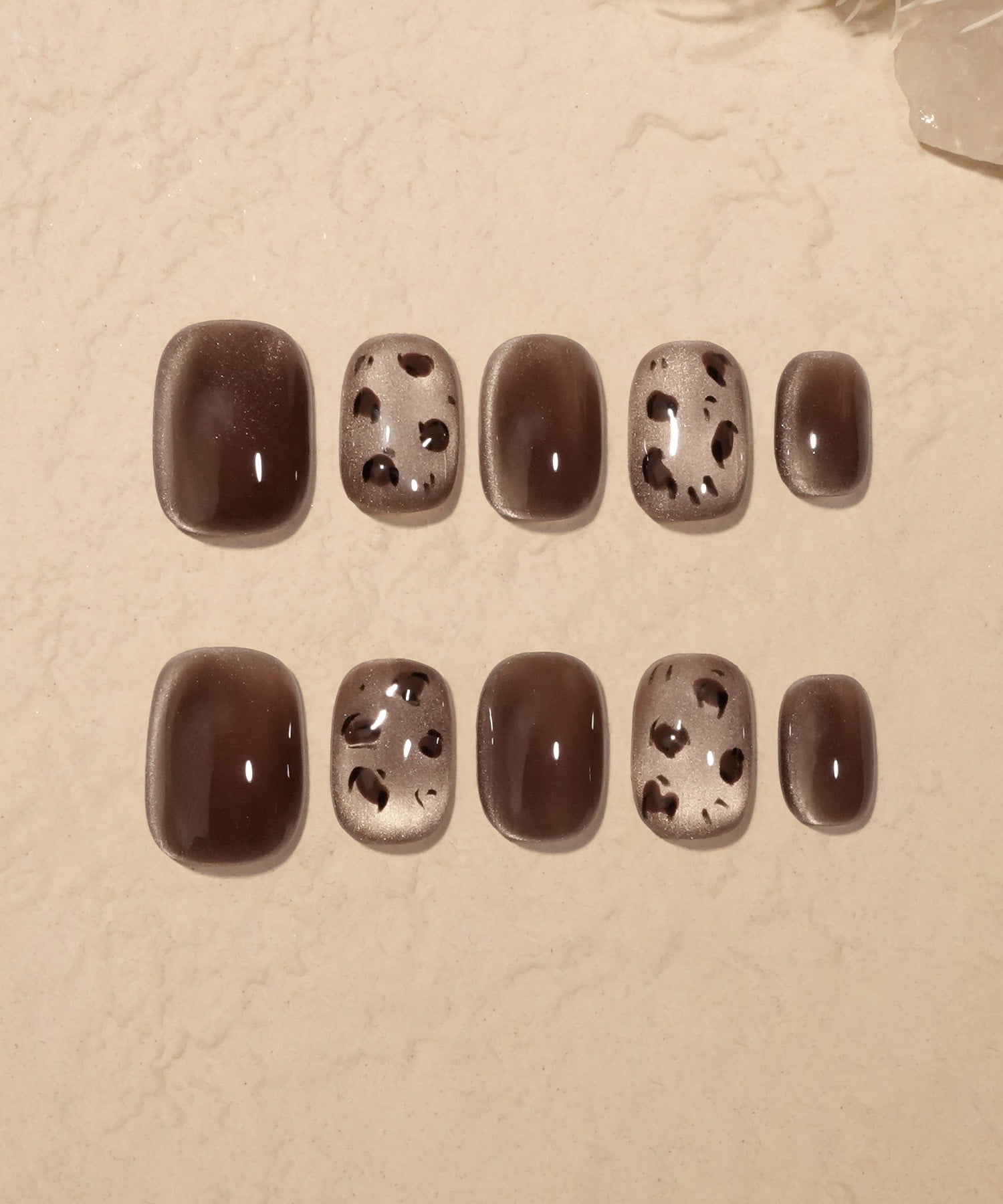 予約販売】水光ネイルブラウンマグネットレオパードショートラウンド