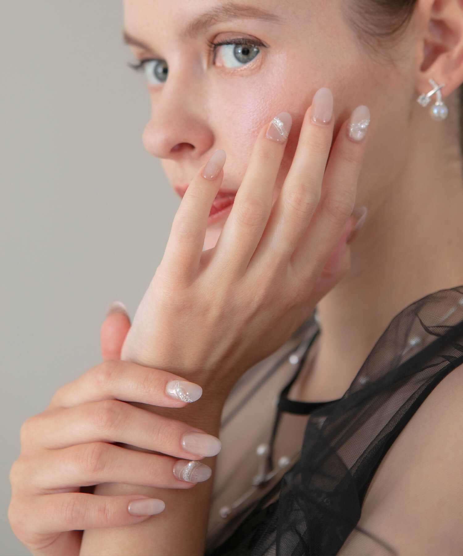 【当日発送】水光ネイルヌードピンクマグネットパールビジューオーバルネイルチップ