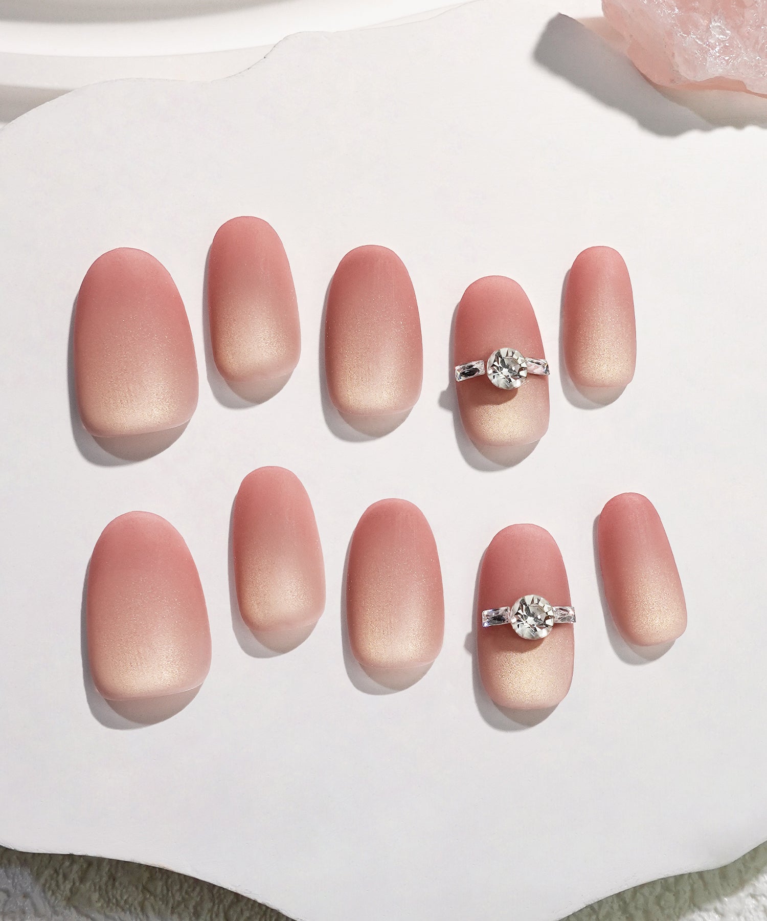 【当日発送】水光ネイルマットピンクグラデーションリングストーンオーバルネイルチップ