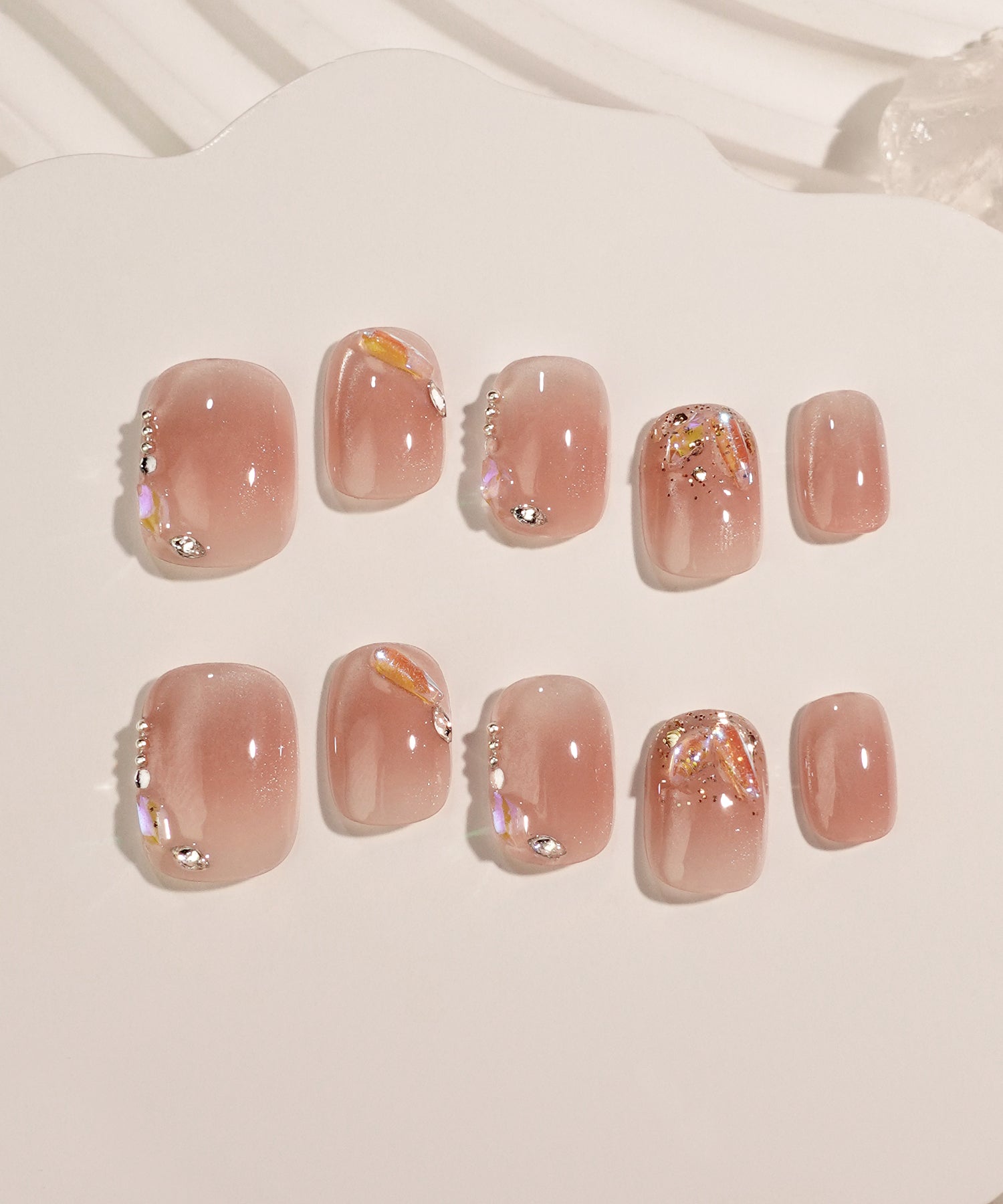 【COMING SOON】水光ネイルピンクチークオーロラストーンラメショートラウンドネイルチップ