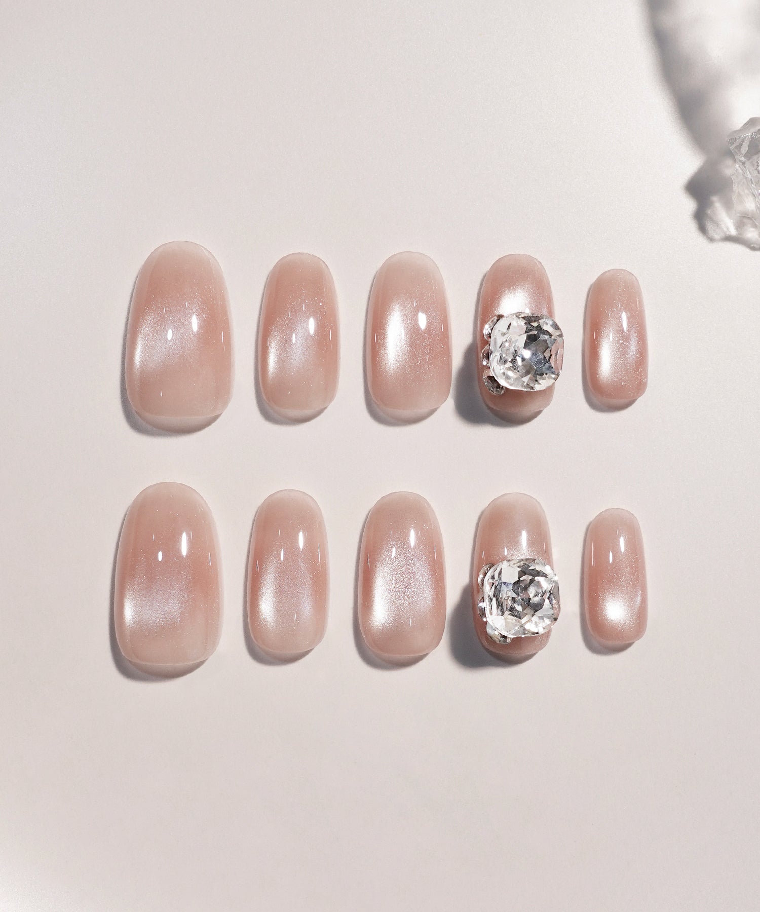 【COMING SOON】水光ネイルピンクマグネットワンカラービジューオーバルネイルチップ