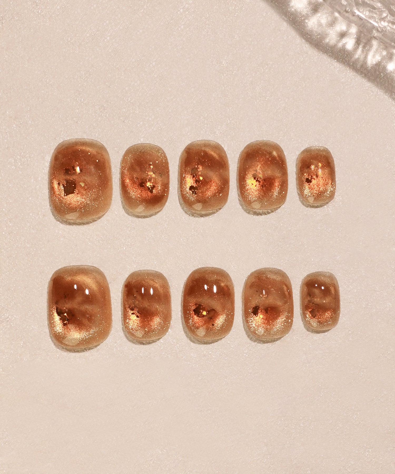 【当日発送】水光ネイルブラウンオレンジマグネットニュアンスホイルショートラウンドネイルチップ