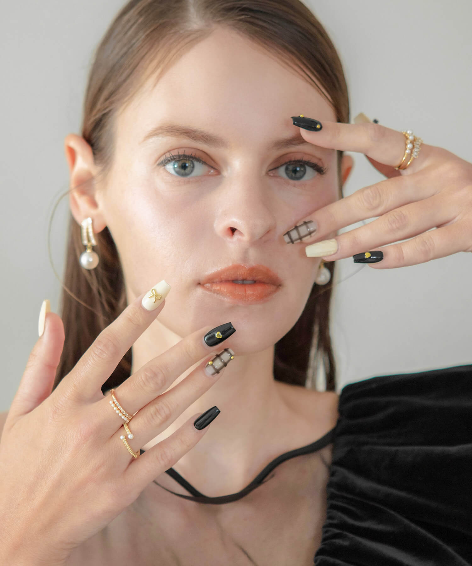 【当日発送】水光ネイルブラックチェックリボンパーツウィンターニットデザインバレリーナネイルチップ