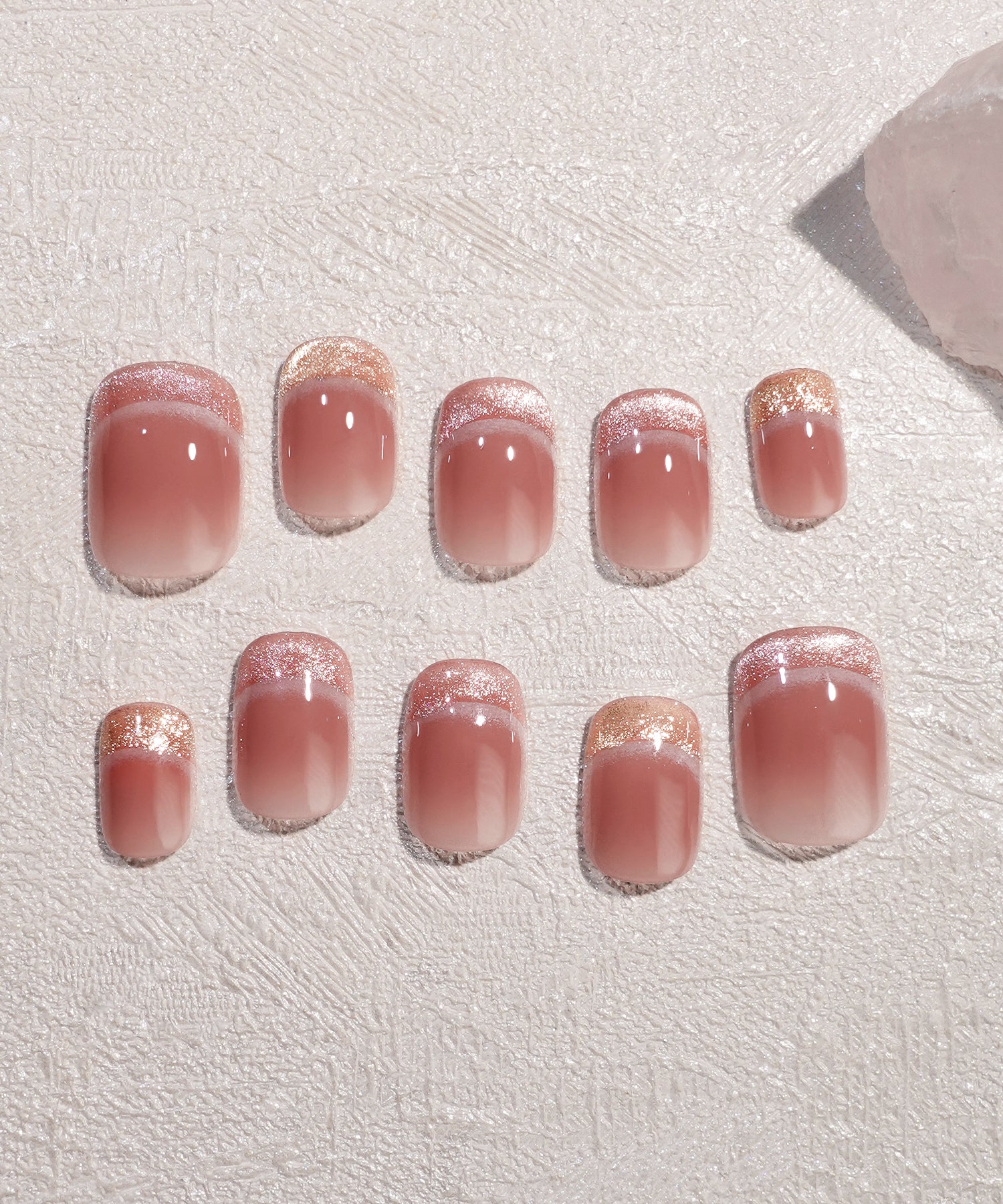 【当日発送】水光ネイルピンクベースホワイトラインマグネットフレンチショートラウンドネイルチップ