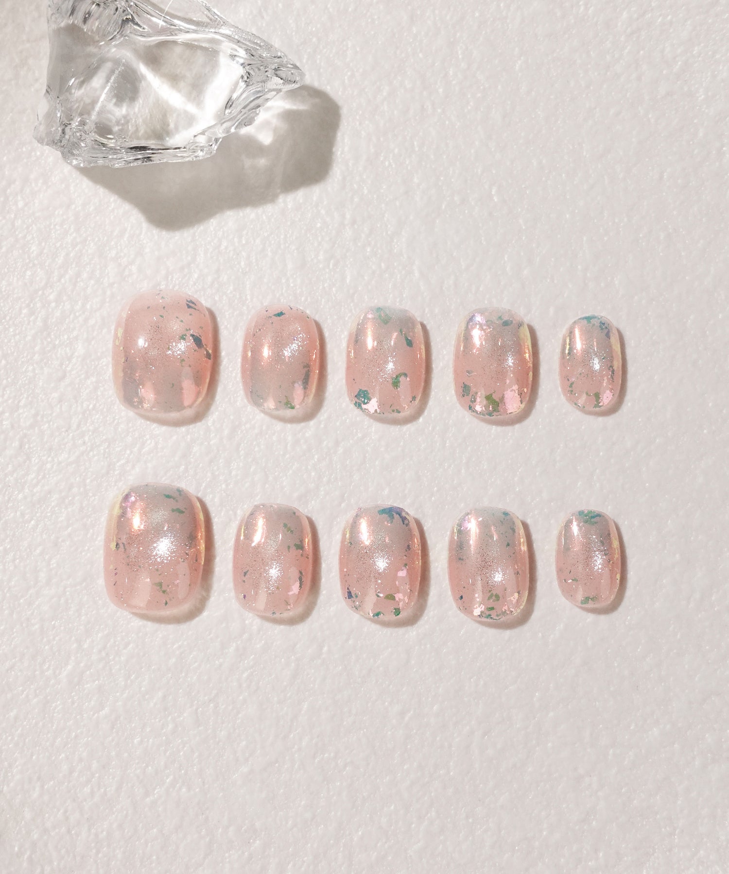 【SOLD OUT】水光ネイルコーラルピンクシンプルマグネットホロショートラウンドネイルチップ