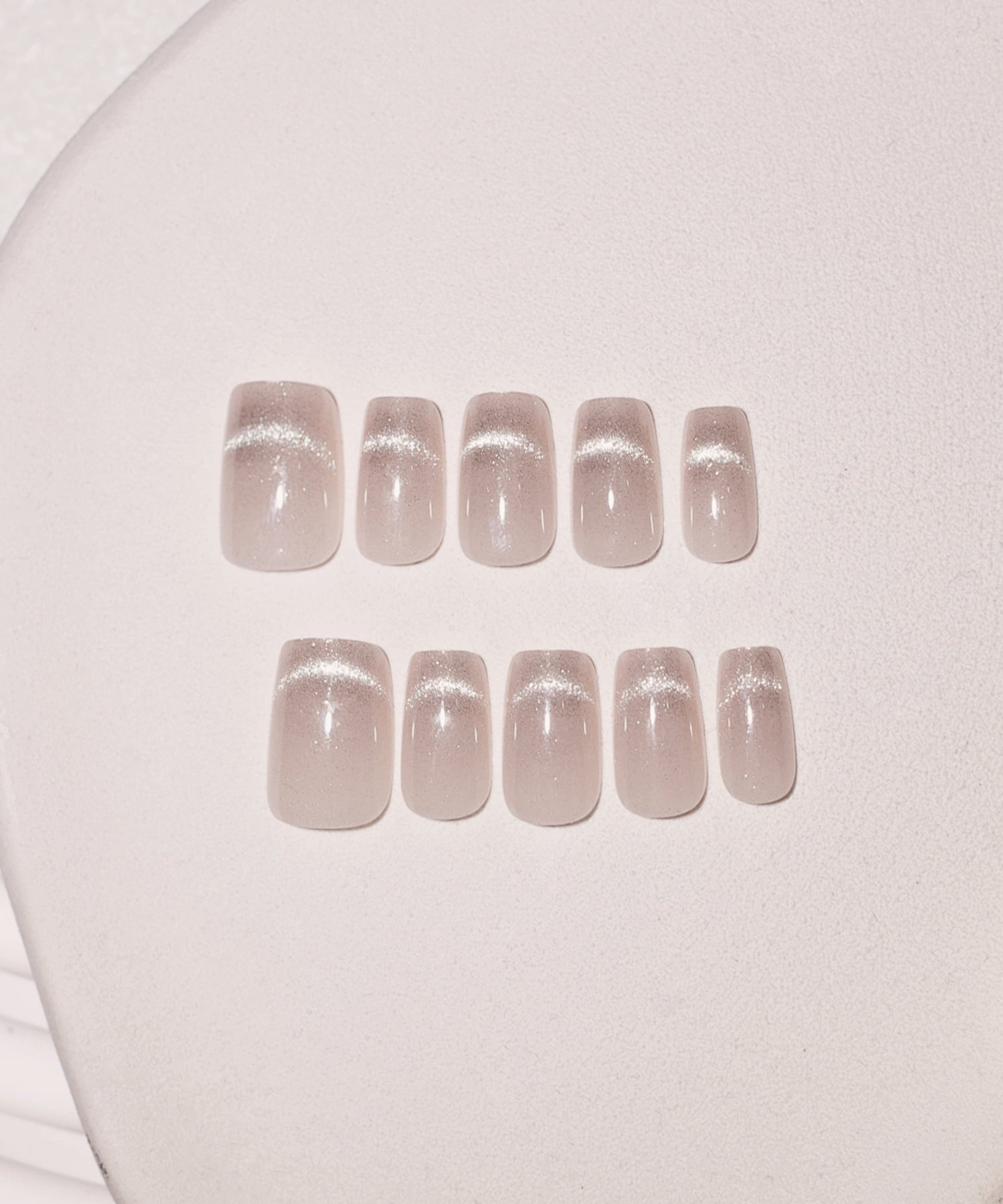 [Same-day shipping] 3D Water Shine Nail Off-White One-Color Magnet French Nail Tip