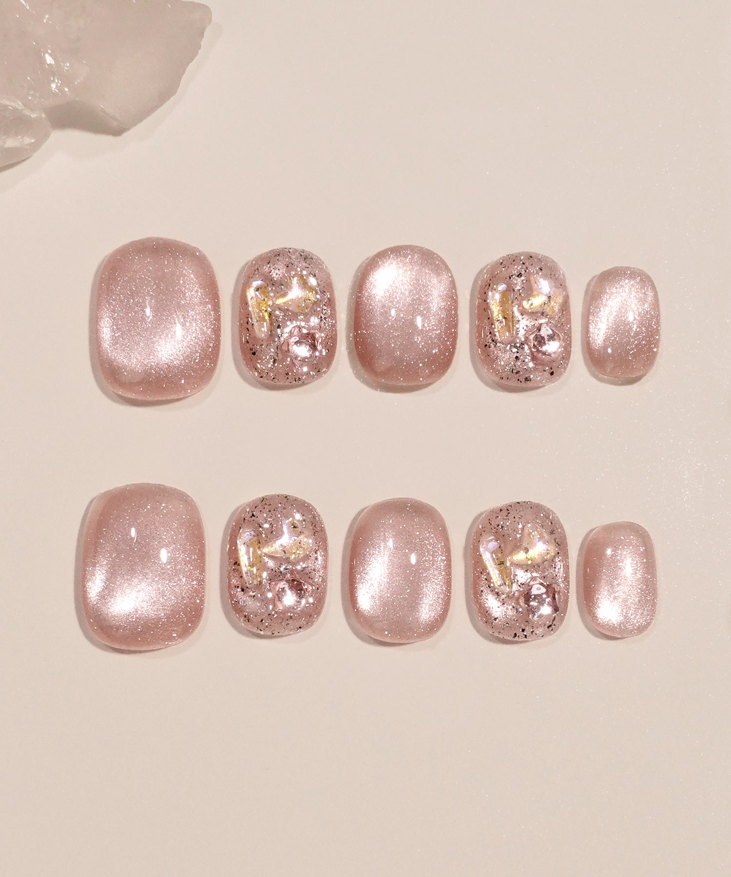 【当日発送】水光ネイルピンクマグネットオーロラストーンラメショートラウンドネイルチップ