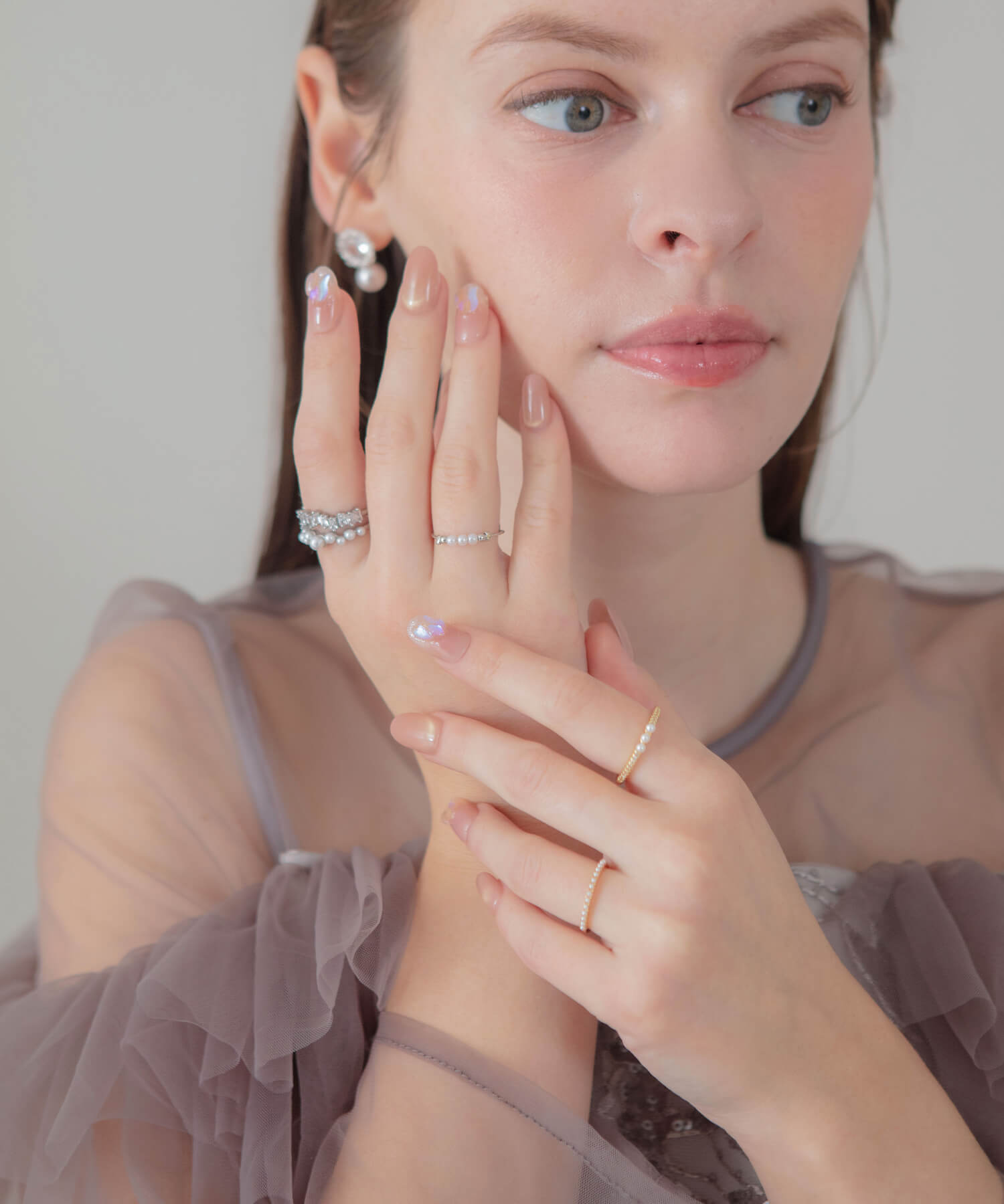 【予約販売】水光ネイルピンクマグネットオーロラストーンラメオーバルネイルチップ