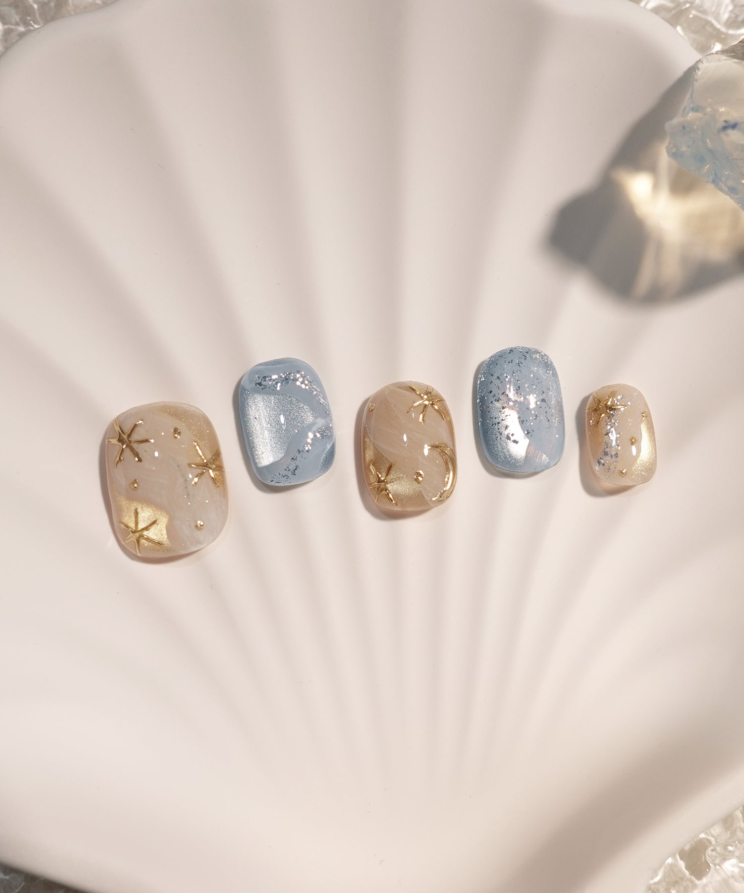 【COMING SOON】水光ネイルブルーマグネットゴールドミラームーンスターニュアンスラメショートラウンドネイルチップ