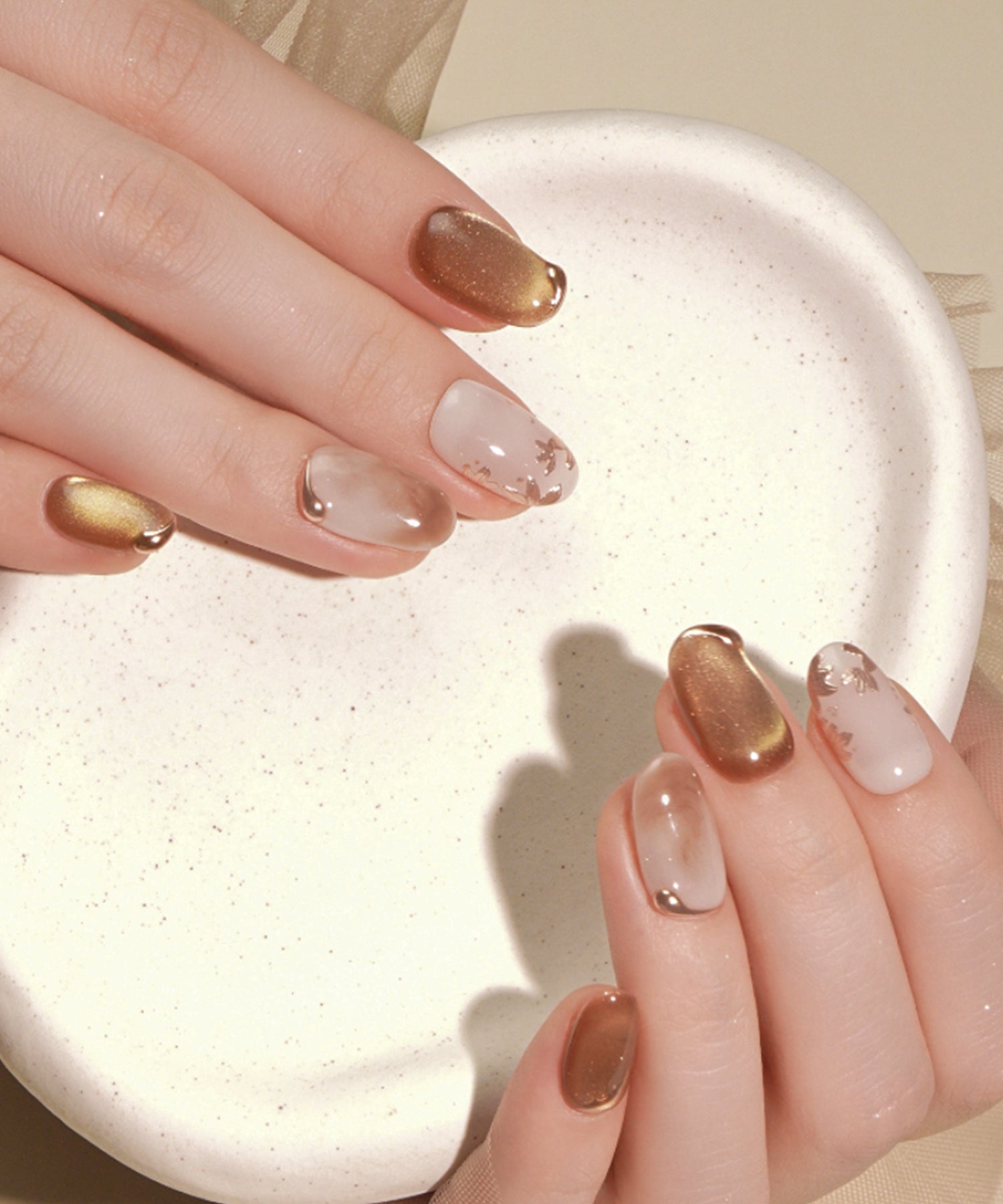 【予約販売】水光ネイルブラウンニュアンスマグネットフラワーミラーアートオーバルネイルチップ