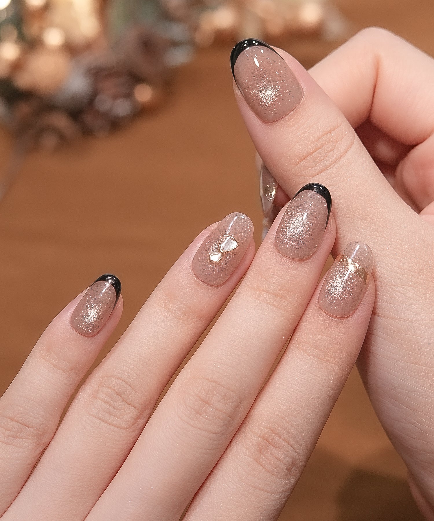 【COMING SOON】水光ネイルピンクマグネットブラックフレンチゴールドミラーオーバルネイルチップ