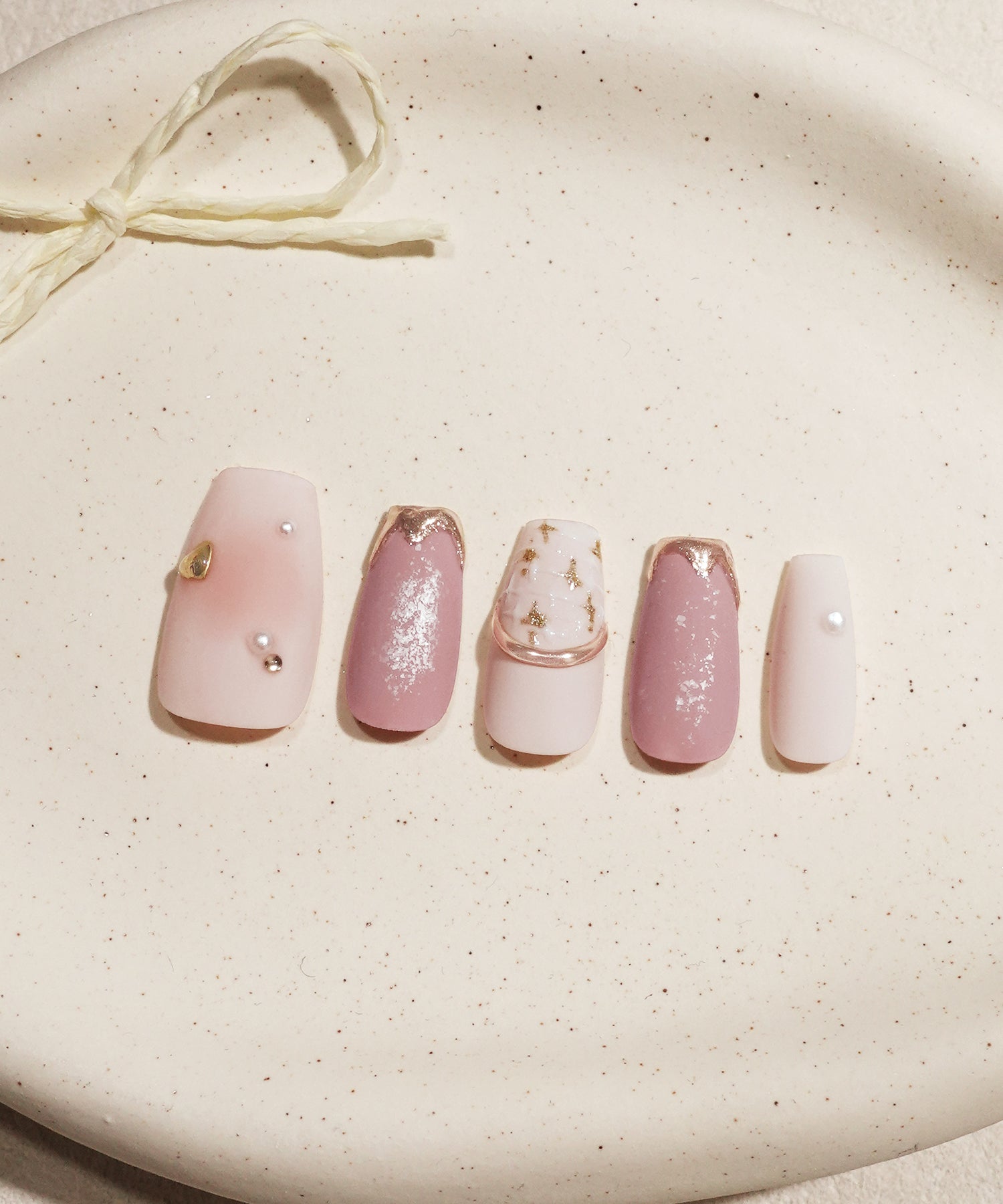 【一部当日発送】水光ネイルマットピンクツイードゴールドミラーパールストーンバレリーナネイルチップ