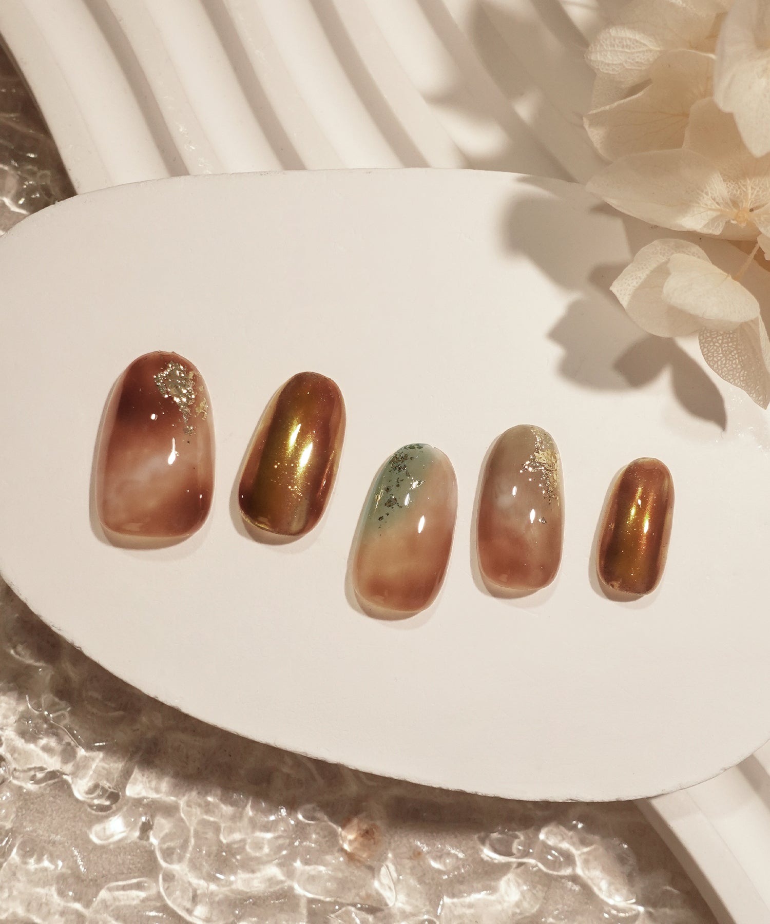 【当日発送】水光ネイルブラウンニュアンスマーブルホイルオーバルネイルチップ