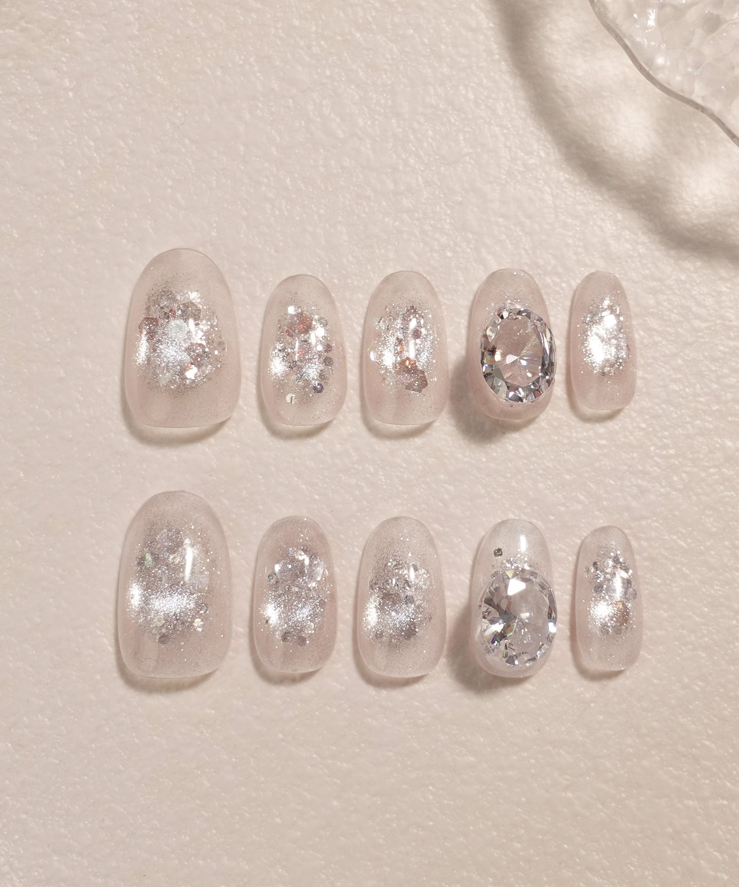 水光ネイルクリアホワイトベースホログラムシルバーストーンオーバルネイルチップ