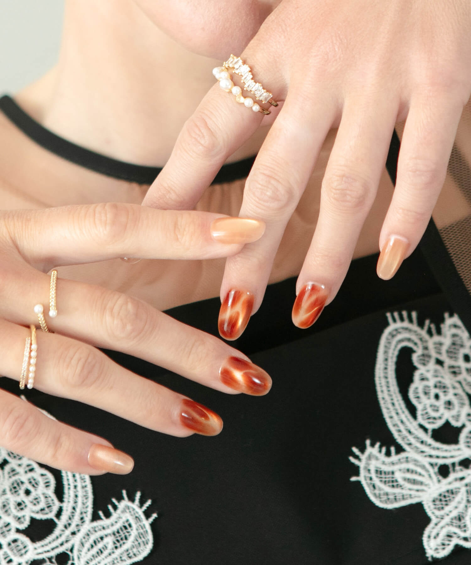 【一部当日発送】水光ネイルブラウンピンクニュアンスマグネットアートオーバルネイルチップ