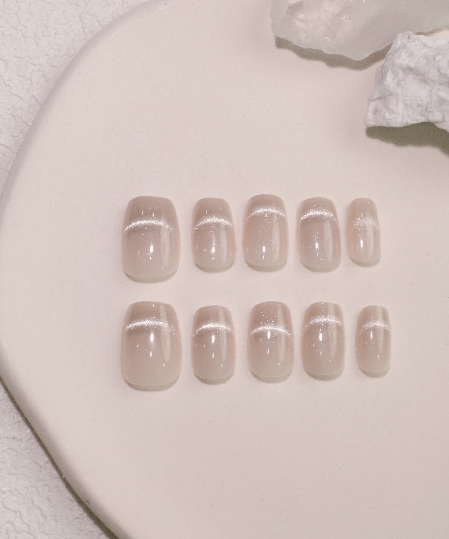 [Same-day shipping] 3D Water Shine Nail Off-White One-Color Magnet French Nail Tip