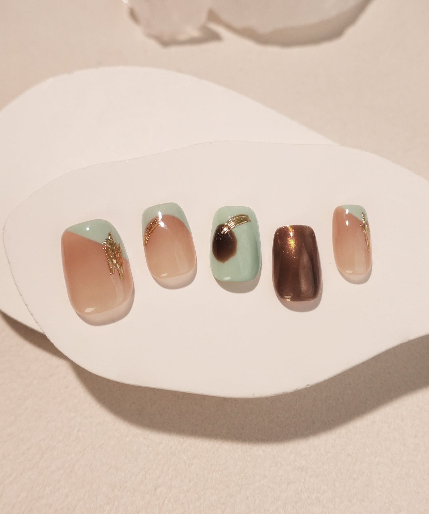 【COMING SOON】水光ネイルミントベージュニュアンスゴールドミラーアートスクエアネイルチップ