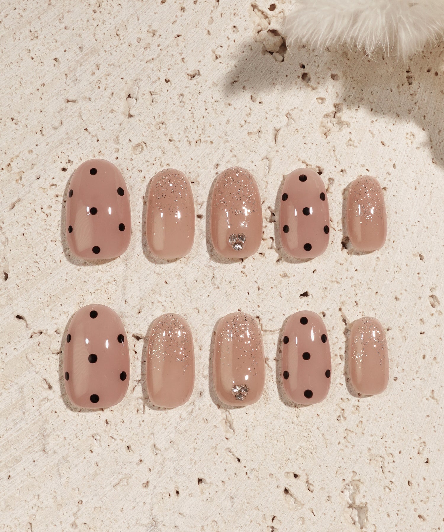 【COMING SOON】水光ネイルピンクラメグラデーションストーンドットデザインオーバルネイルチップ
