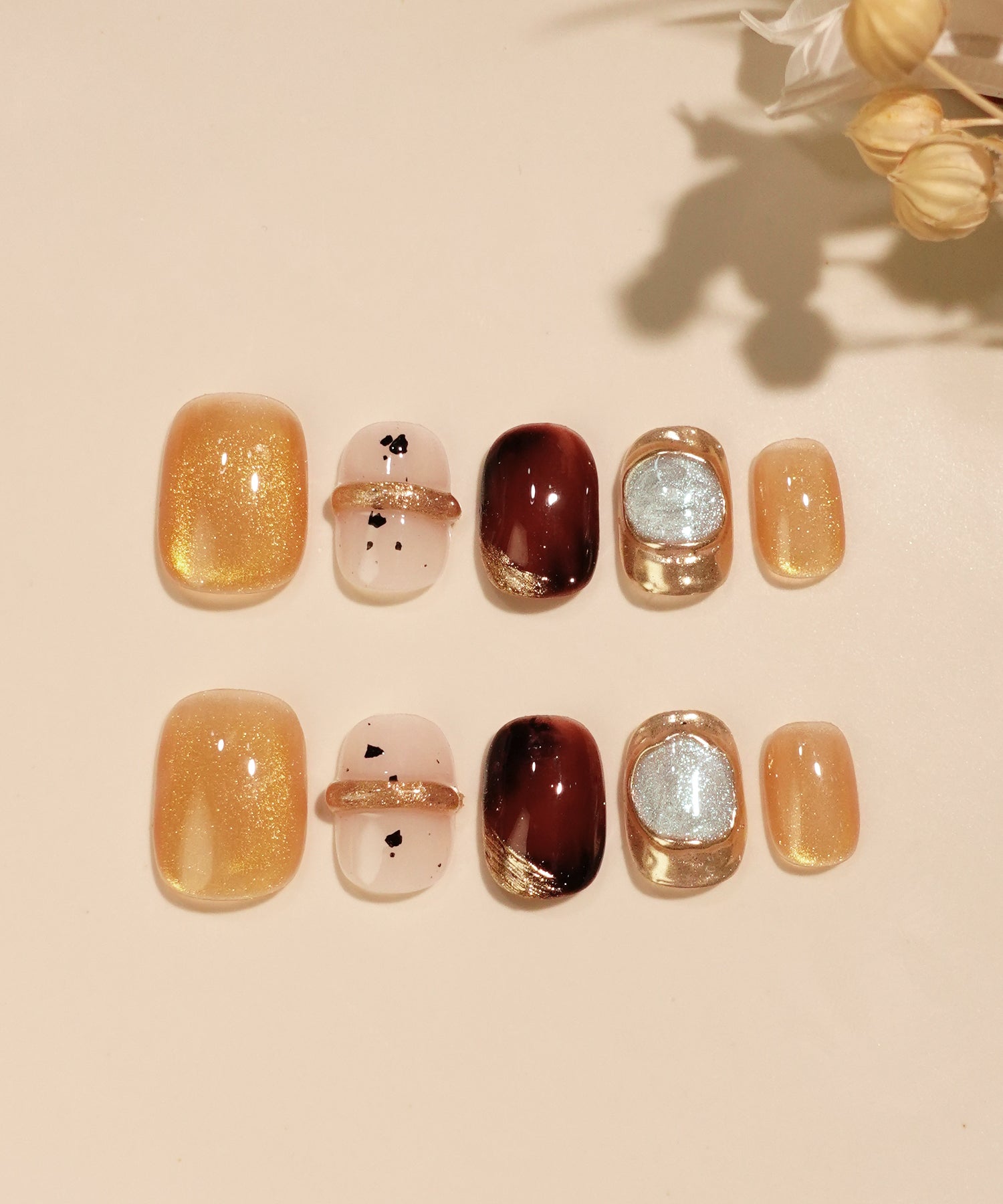 【COMING SOON】水光ネイルゴールドニュアンスリングデザインショートスクエアネイルチップ