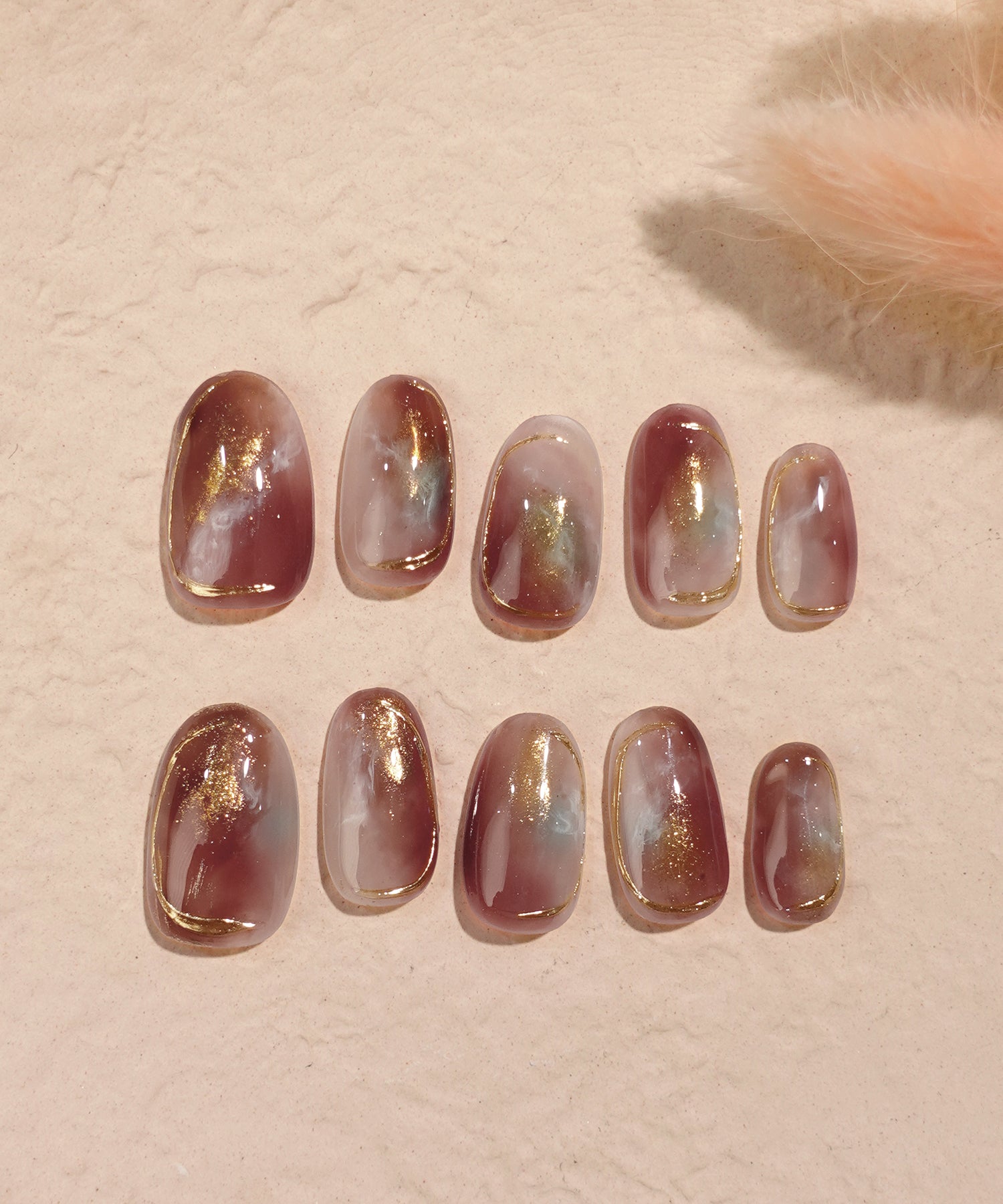 【予約販売】水光ネイルレッドゴールドニュアンスミラーオーバルネイルチップ