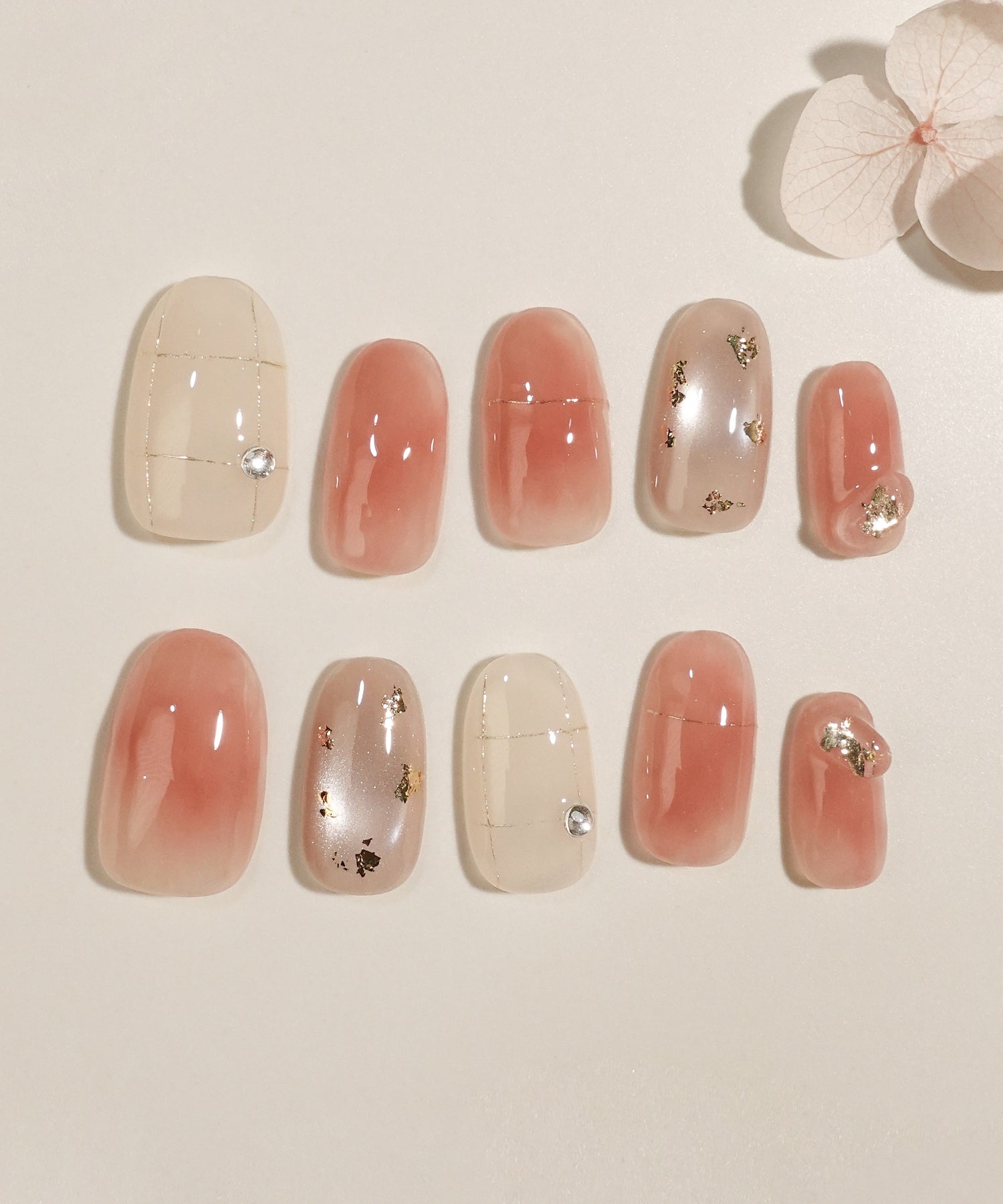 【COMING SOON】水光ネイルコーラルピンクニュアンスゴールドミラーチェックストーンホイルオーバルネイルチップ