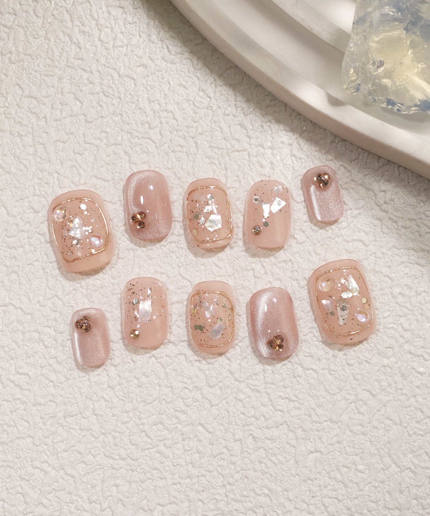 【当日発送】水光ネイルピンクマグネットストーンシェルゴールドラインショートラウンドネイルチップ