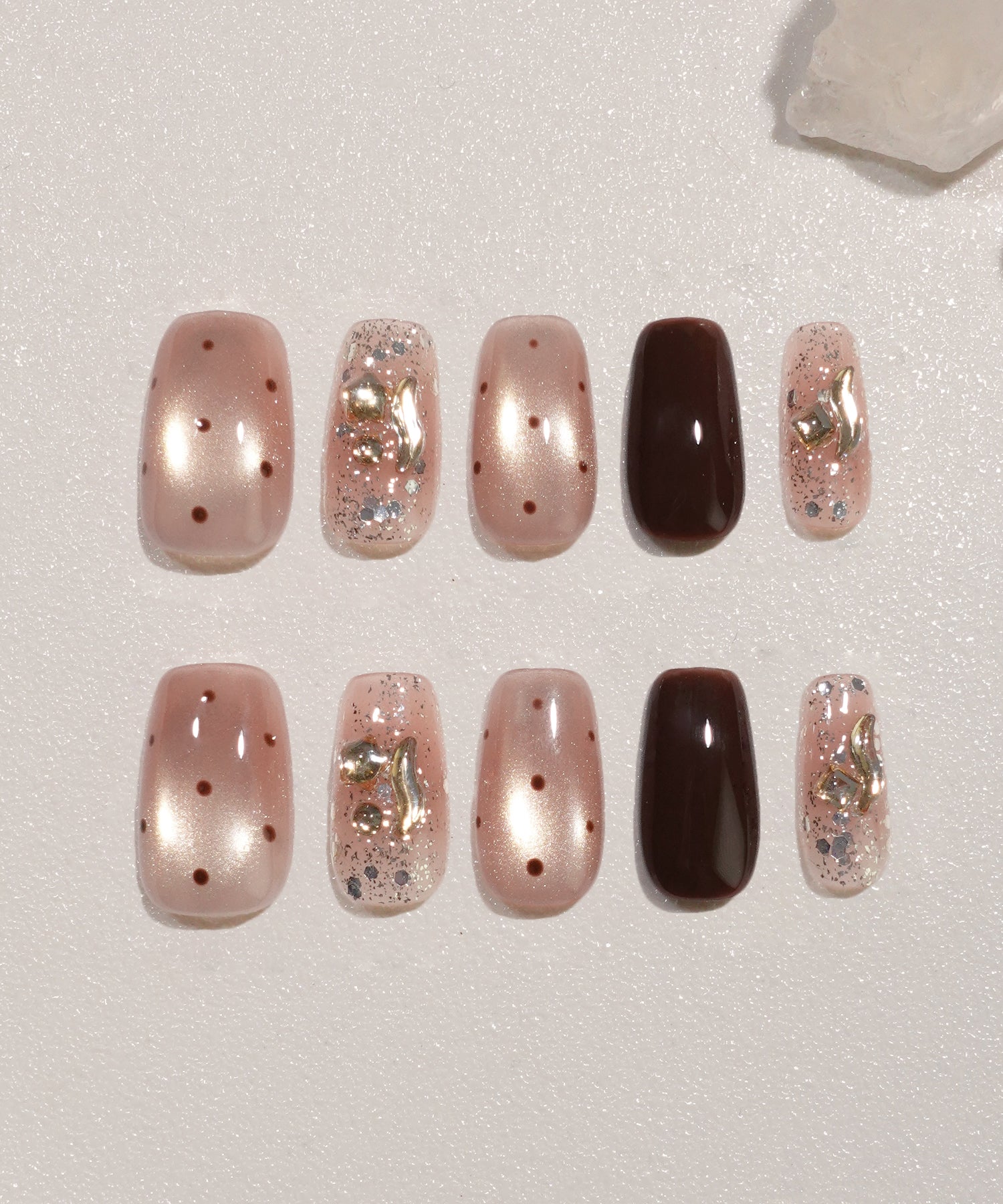 【当日発送】水光ネイルピンクマグネットブラウンストーンホログラムドットスクエアネイルチップ