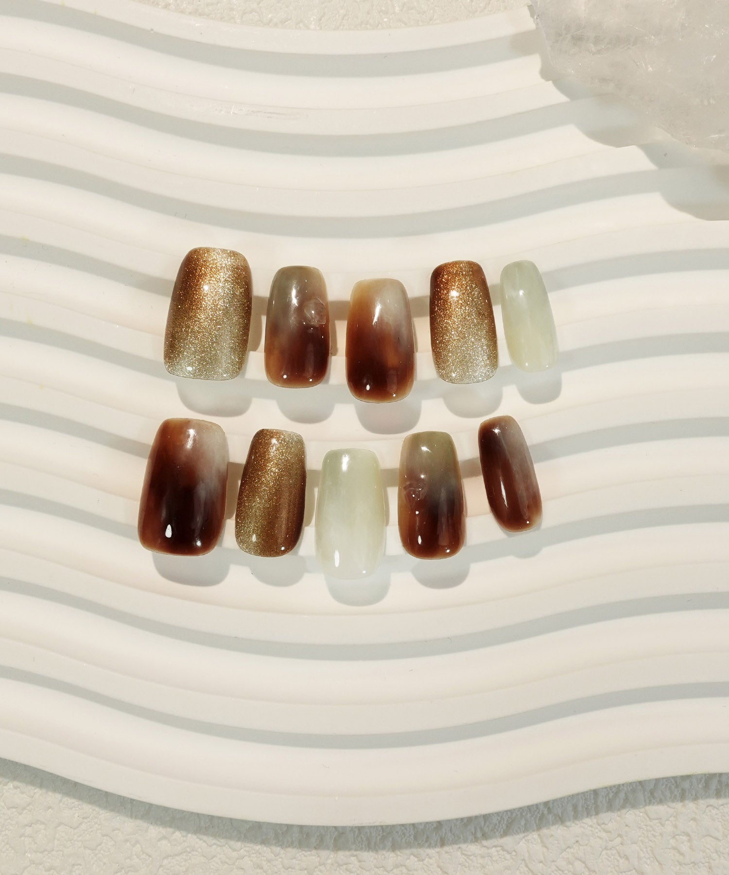 [Same-day shipping] 3D Water Shine Nail Brown Magnet Nuance Nail Tip