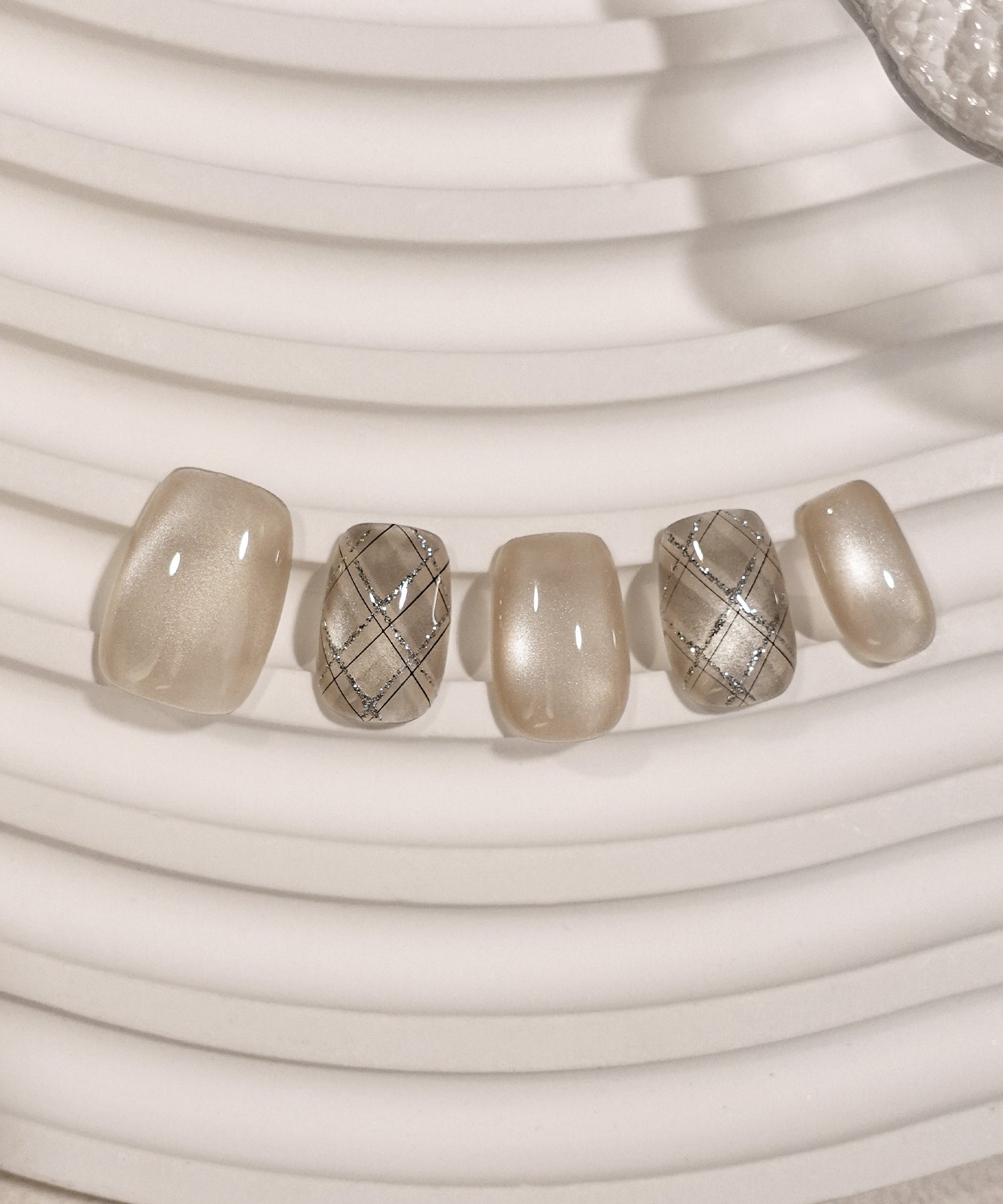 【当日発送】水光ネイルベージュマグネットグレーアーガイルショートスクエアネイルチップ