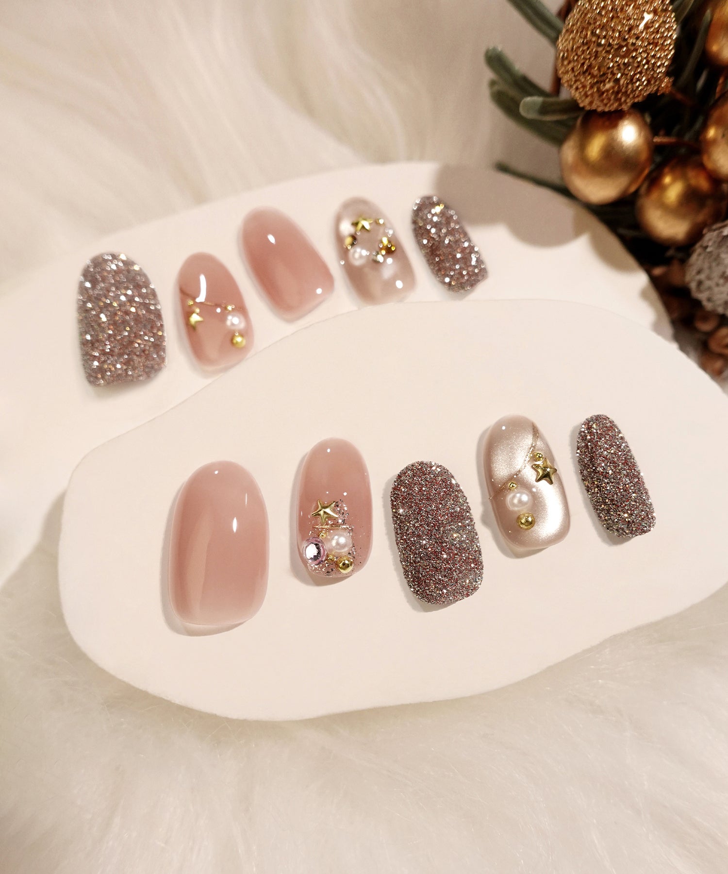 【当日発送】水光ネイルピンクグリッターオーナメントデザインクリスマスオーバルネイルチップ