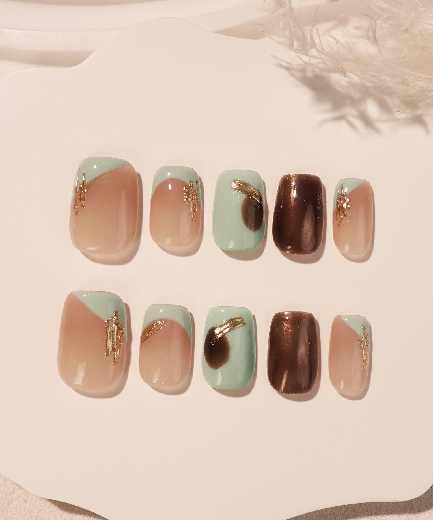 【COMING SOON】水光ネイルミントベージュニュアンスゴールドミラーアートスクエアネイルチップ