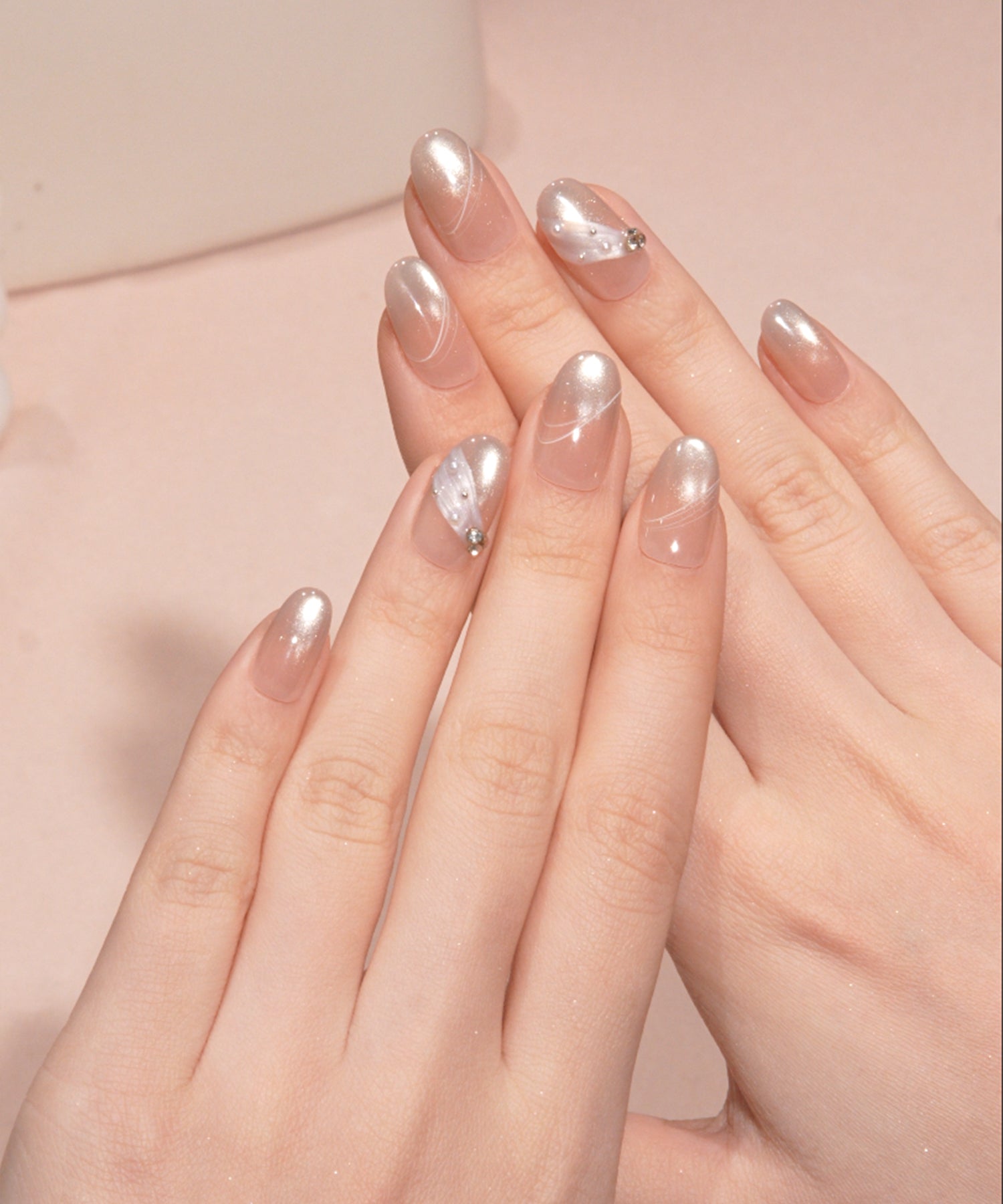 【当日発送】水光ネイルピンクグラデーションシルバーマグネットストーンパールホワイトラインオーバルネイルチップ