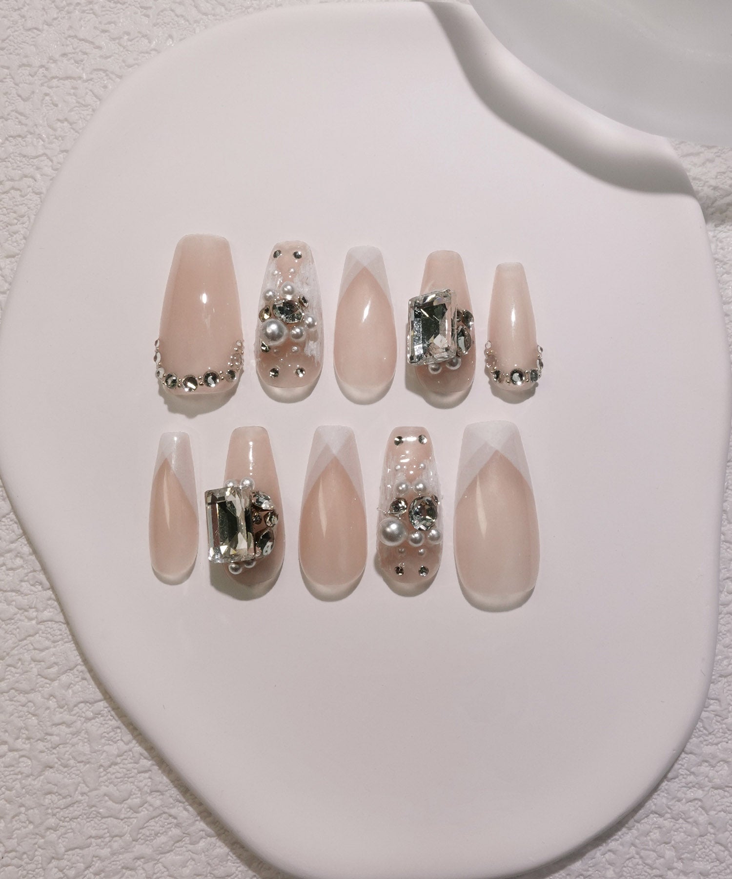 [Same-day shipping] 3D Water Shine Nail Natural Beige V French Silver Beaded Nail Tips