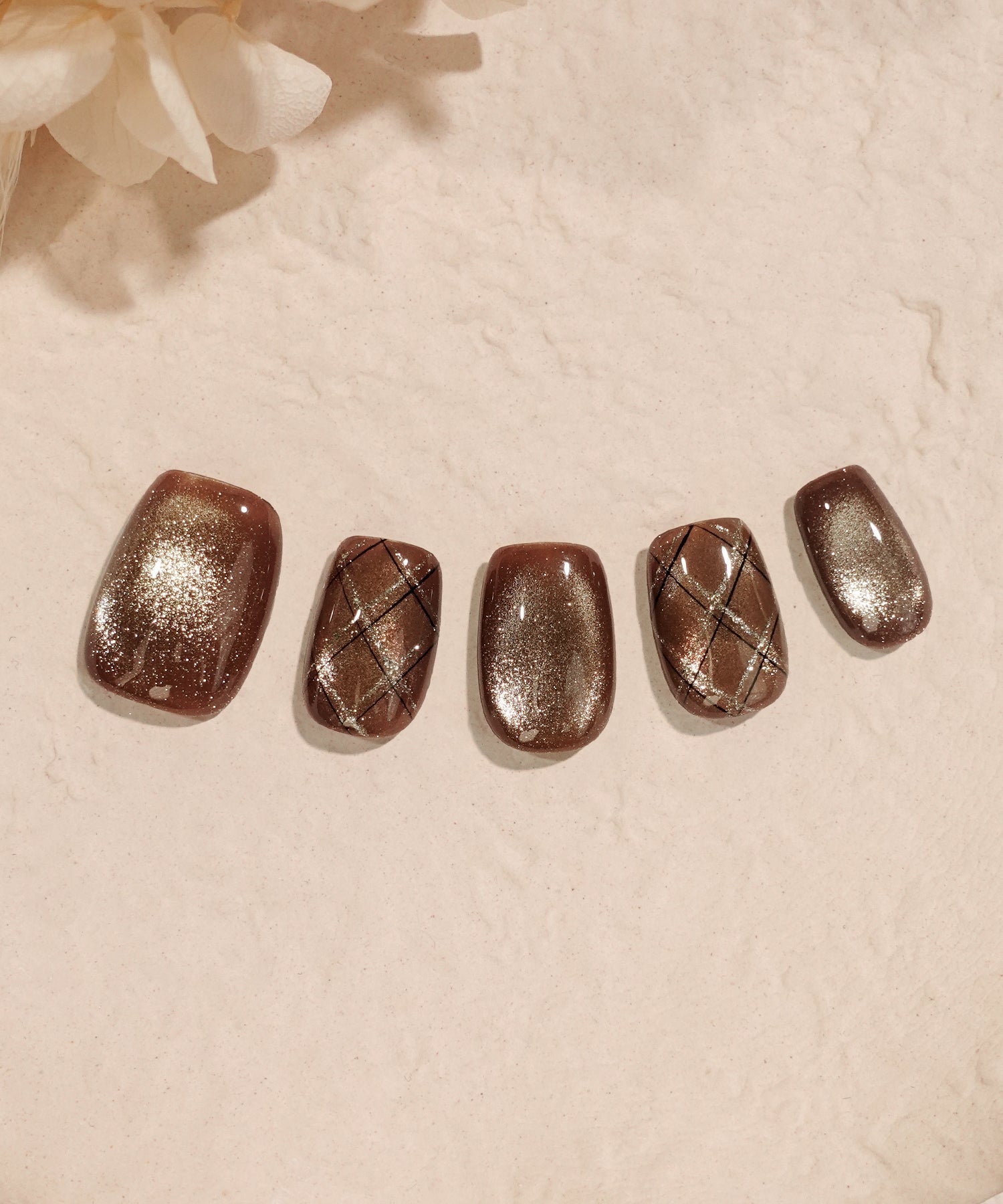 【当日発送】水光ネイルブラウンマグネットアーガイルショートスクエアネイルチップ