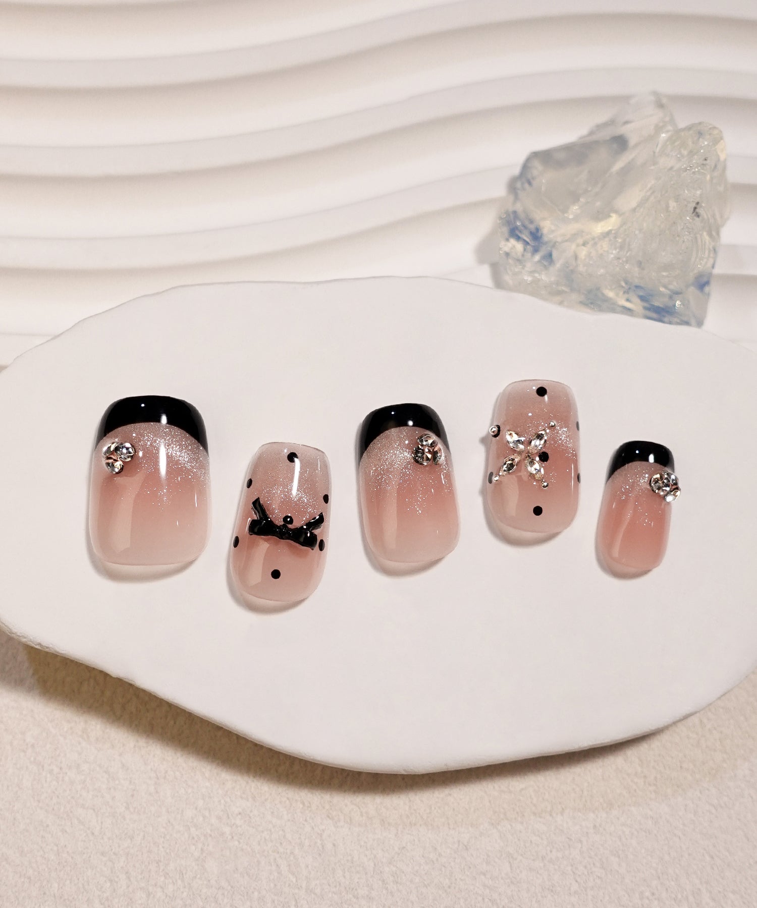 COMING SOON】水光ネイルピンクベースブラックフレンチリボンモチーフ
