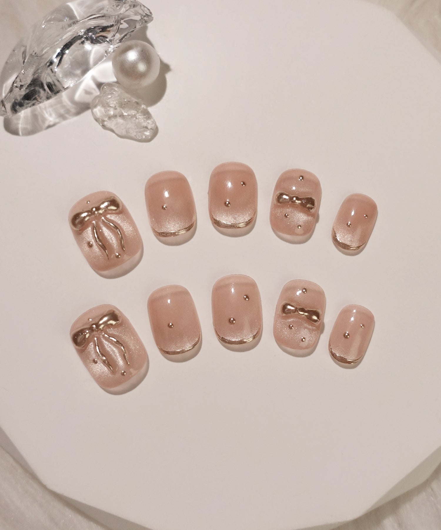 【当日発送】 3D水光ネイルピンクマグネットゴールドミラーリボンドットショートラウンドネイルチップ