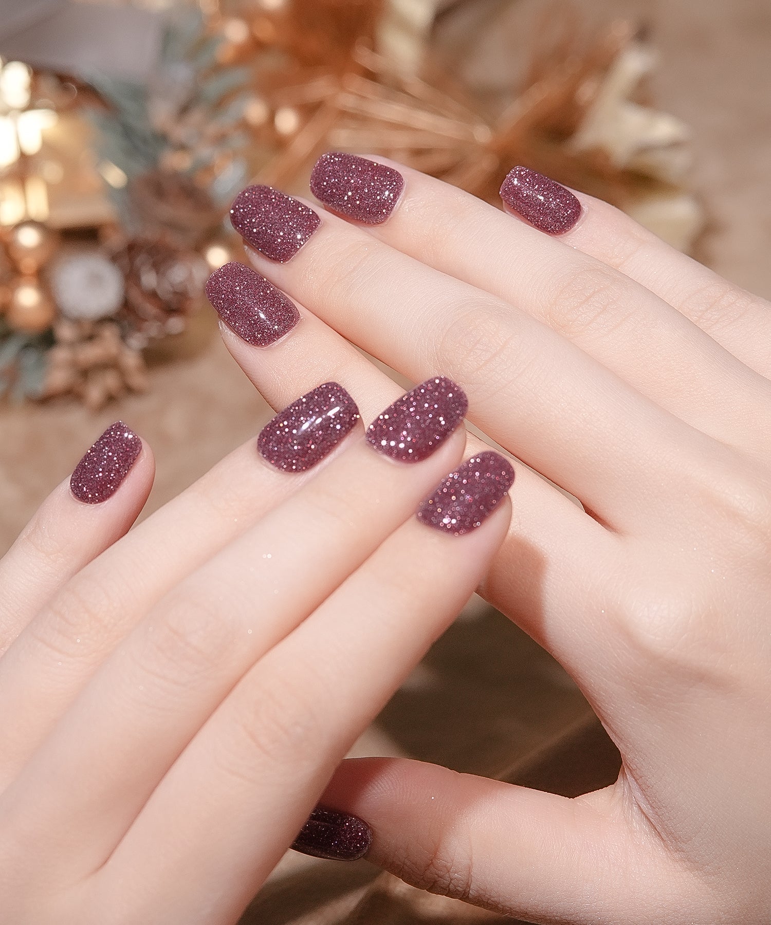 水光ネイルローズレッドワンカラーラメスクエアネイルチップ