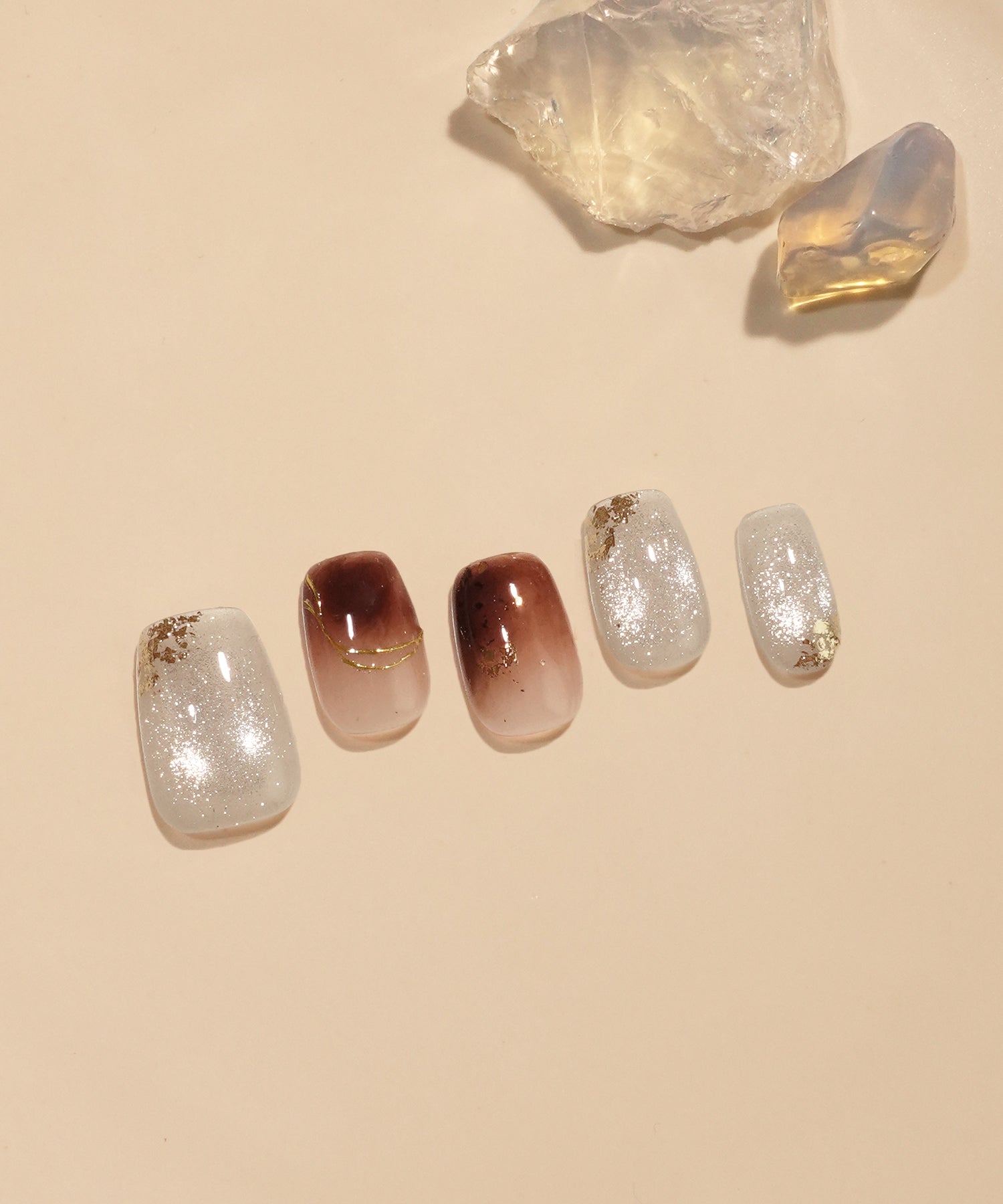 【当日発送】水光ネイルブラウンニュアンスシルバーマグネットホイルスクエアネイルチップ