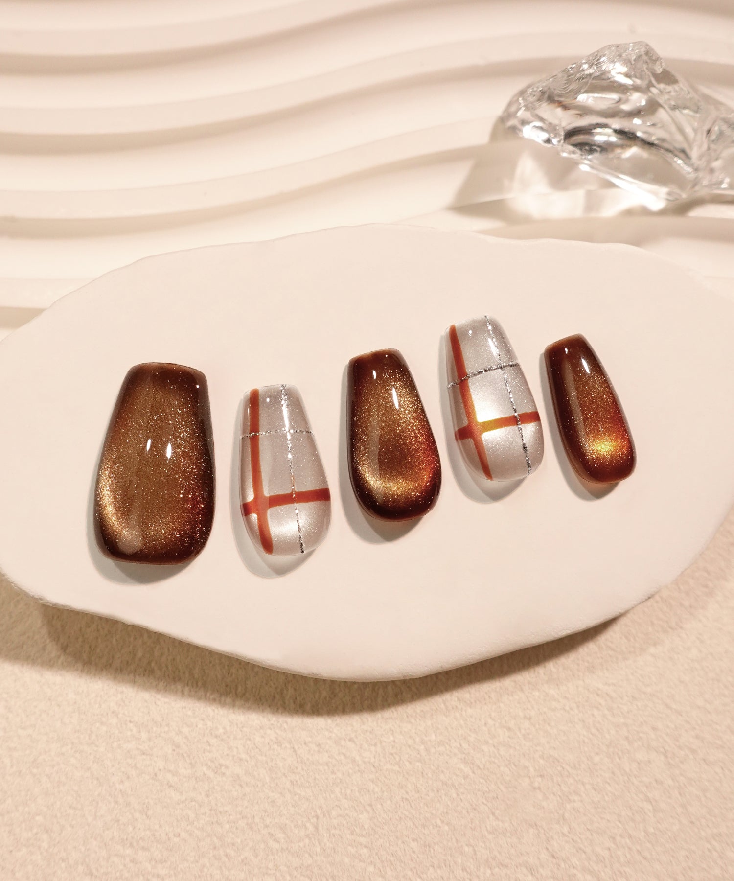 【COMING SOON】水光ネイルブラウンマグネットチェックアートネイルチップ