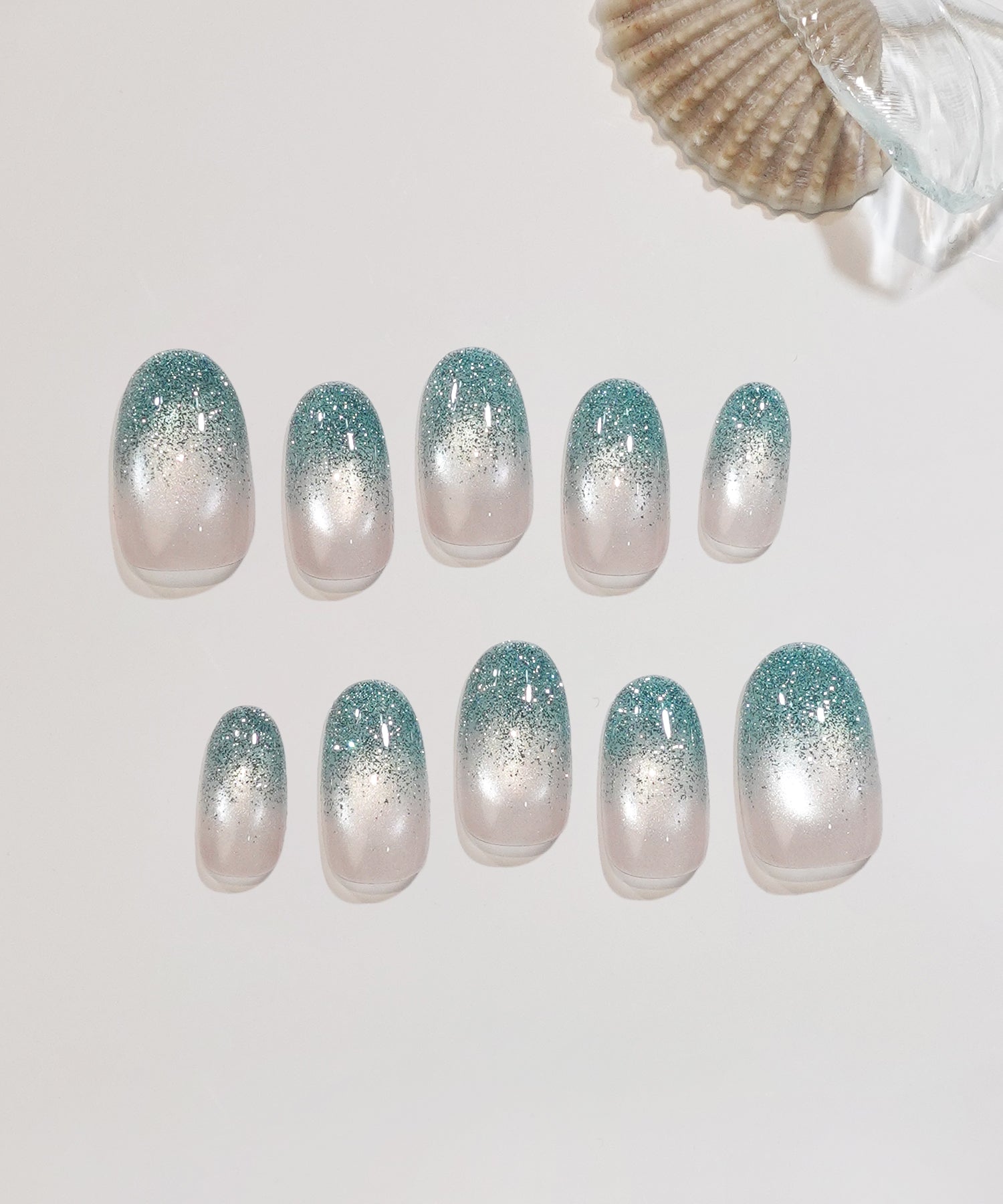 【COMING SOON】水光ネイルブルーグリッターグラデーションシルバーマグネットネイルチップ