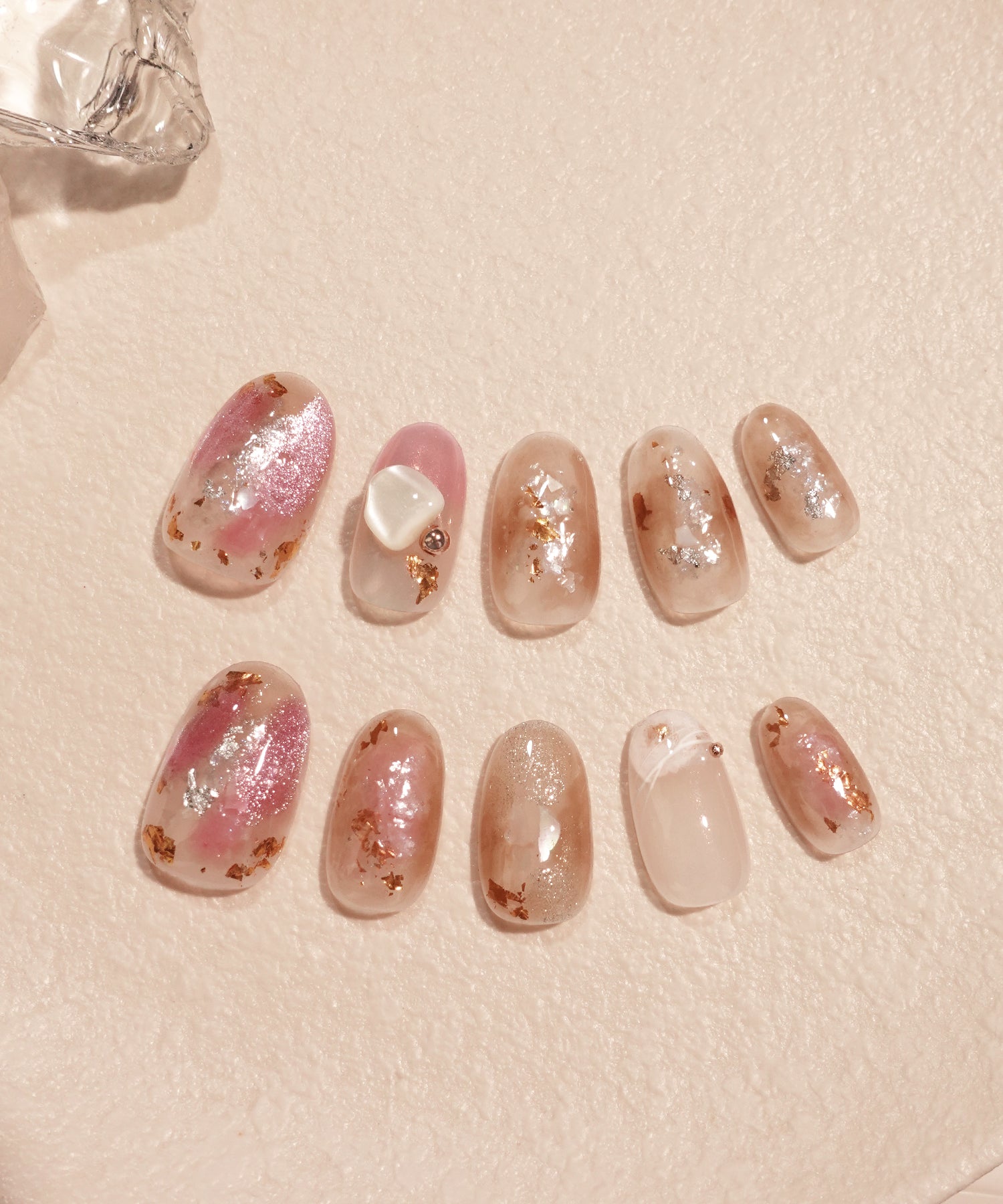 【予約販売】水光ネイルパープルブラウンニュアンスホイルストーンラメオーバルネイルチップ