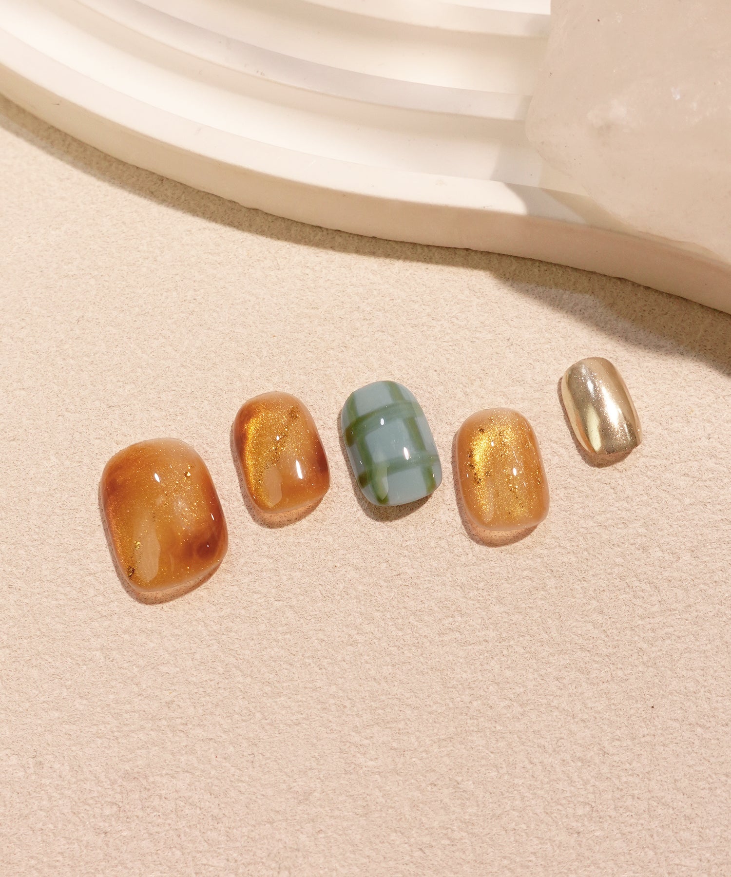 【COMING SOON】水光ネイルゴールドオレンジマグネットチェックニュアンスショートスクエアネイルチップ