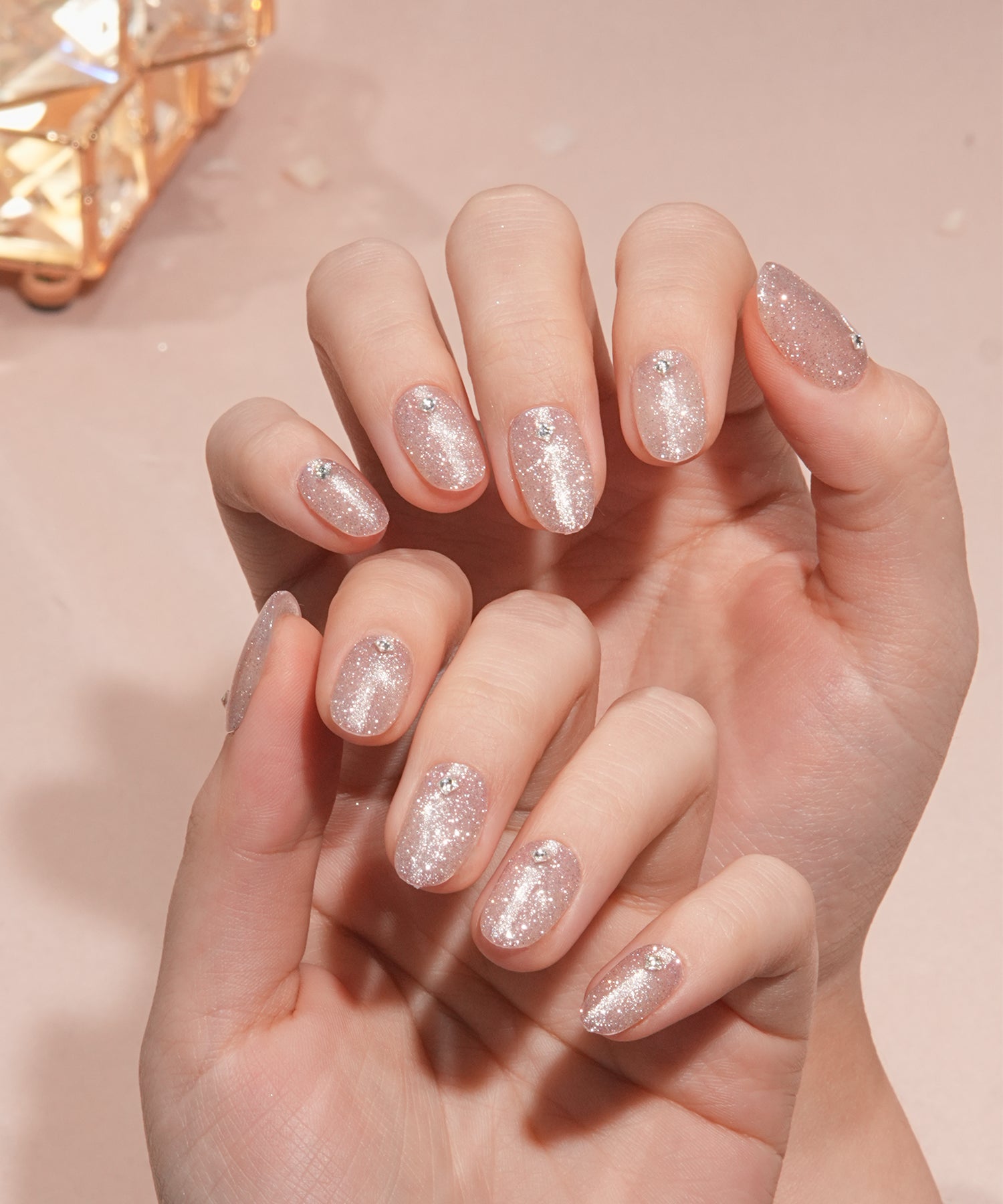 水光ネイルクリアピンクラメシルバーストーンオーバルネイルチップ