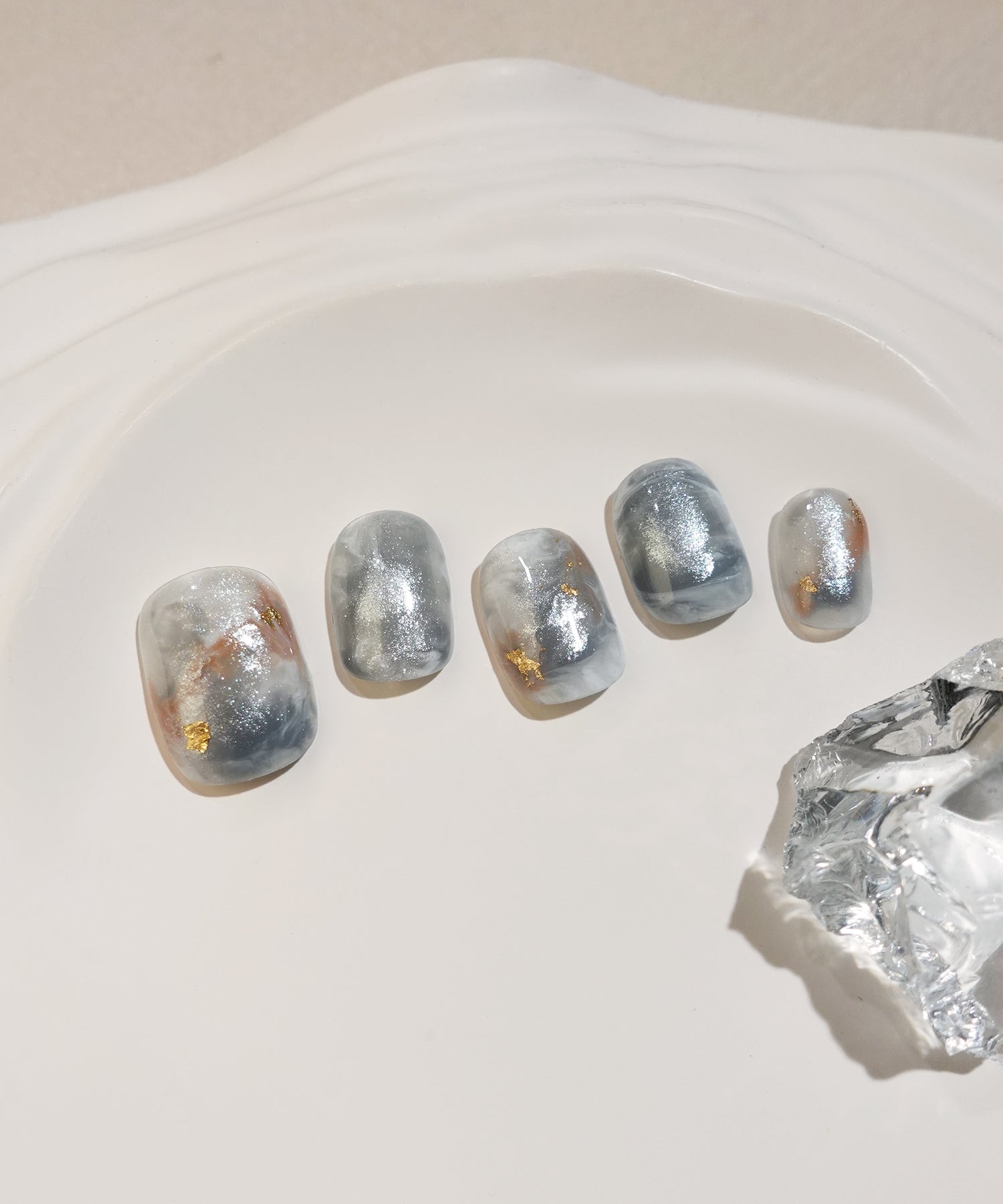 【当日発送】水光ネイルブルーニュアンスゴールドホイルラメショートラウンドネイルチップ